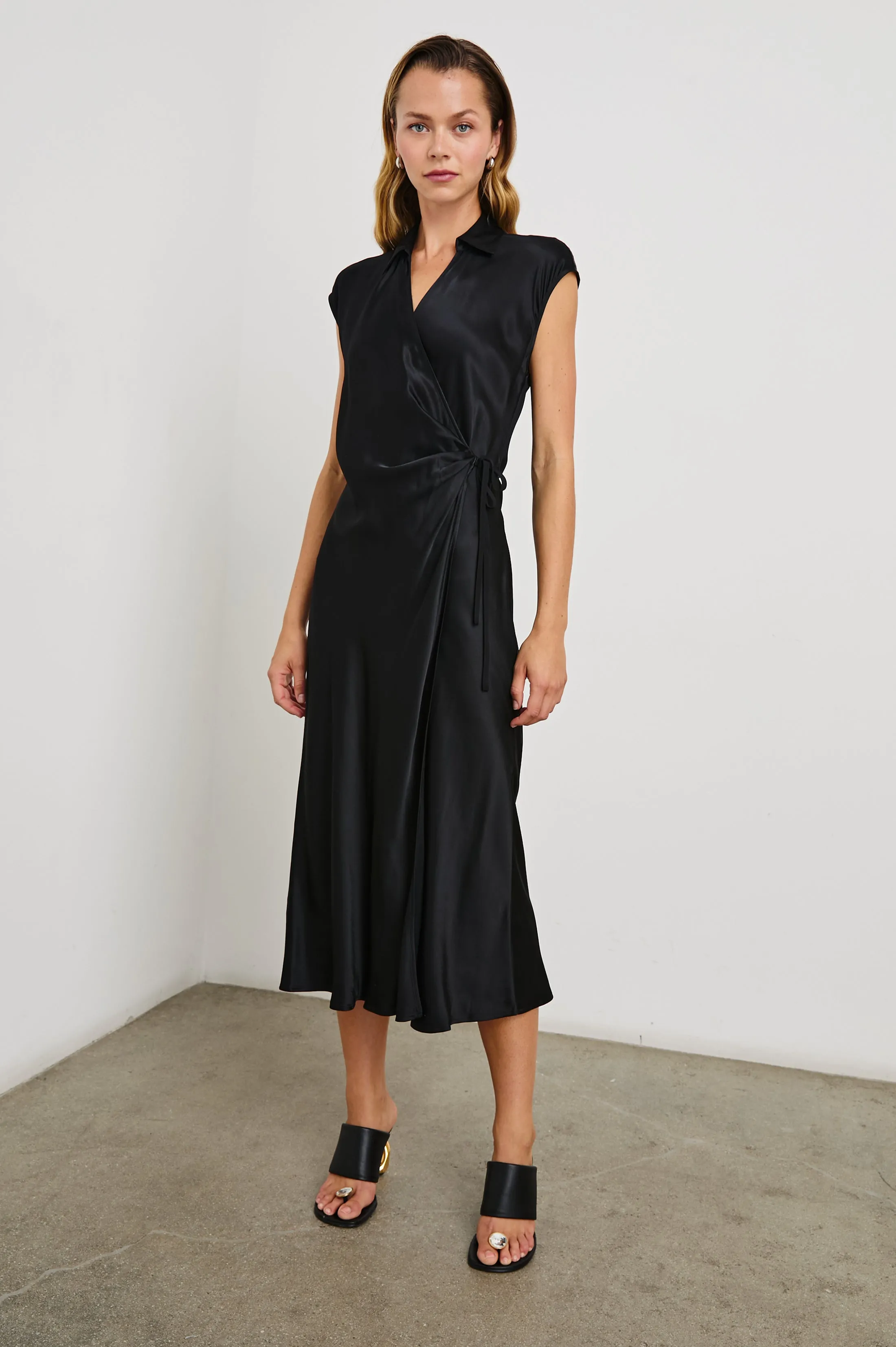 ALAI DRESS - BLACK Rails