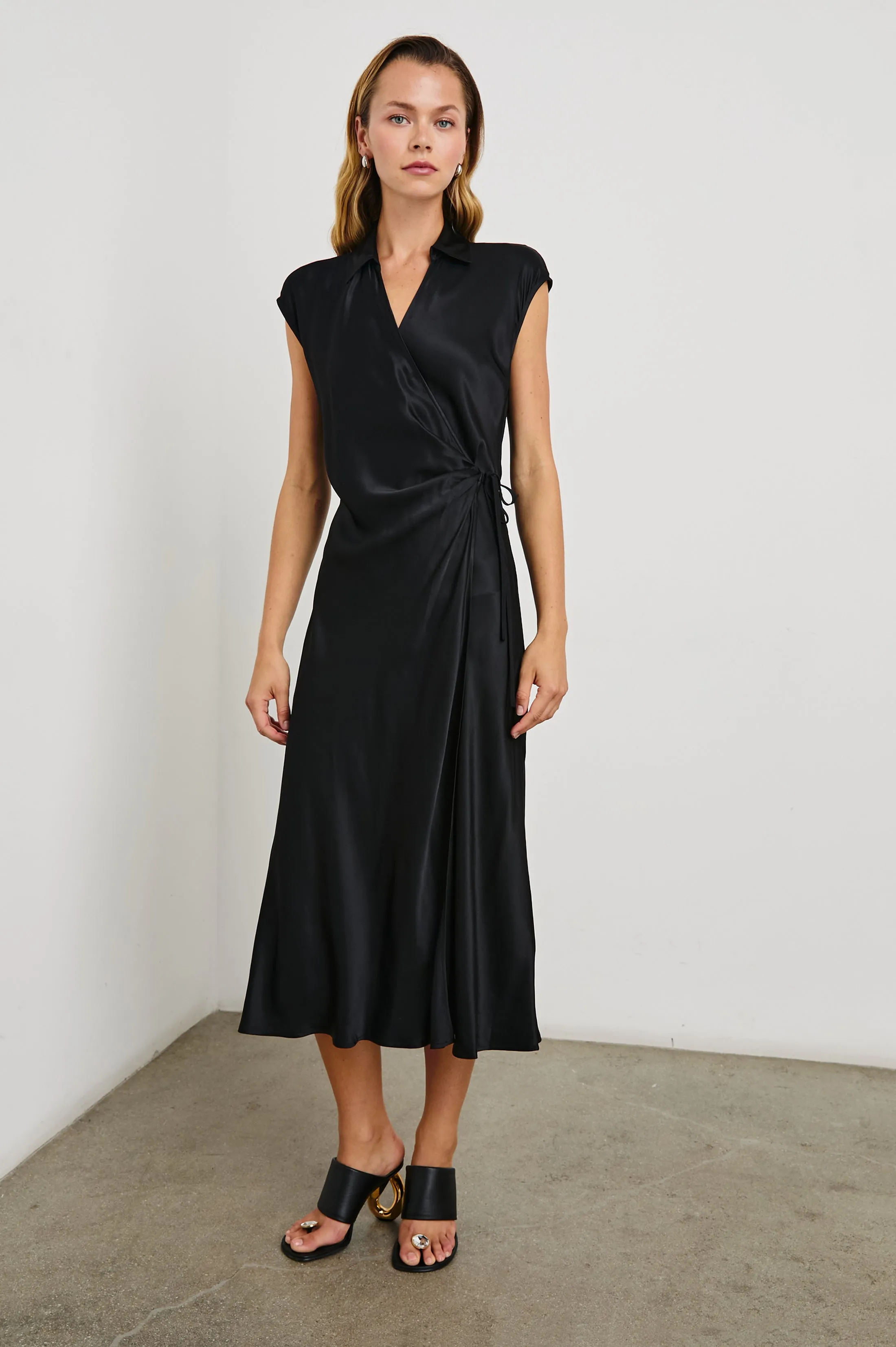 ALAI DRESS - BLACK Rails