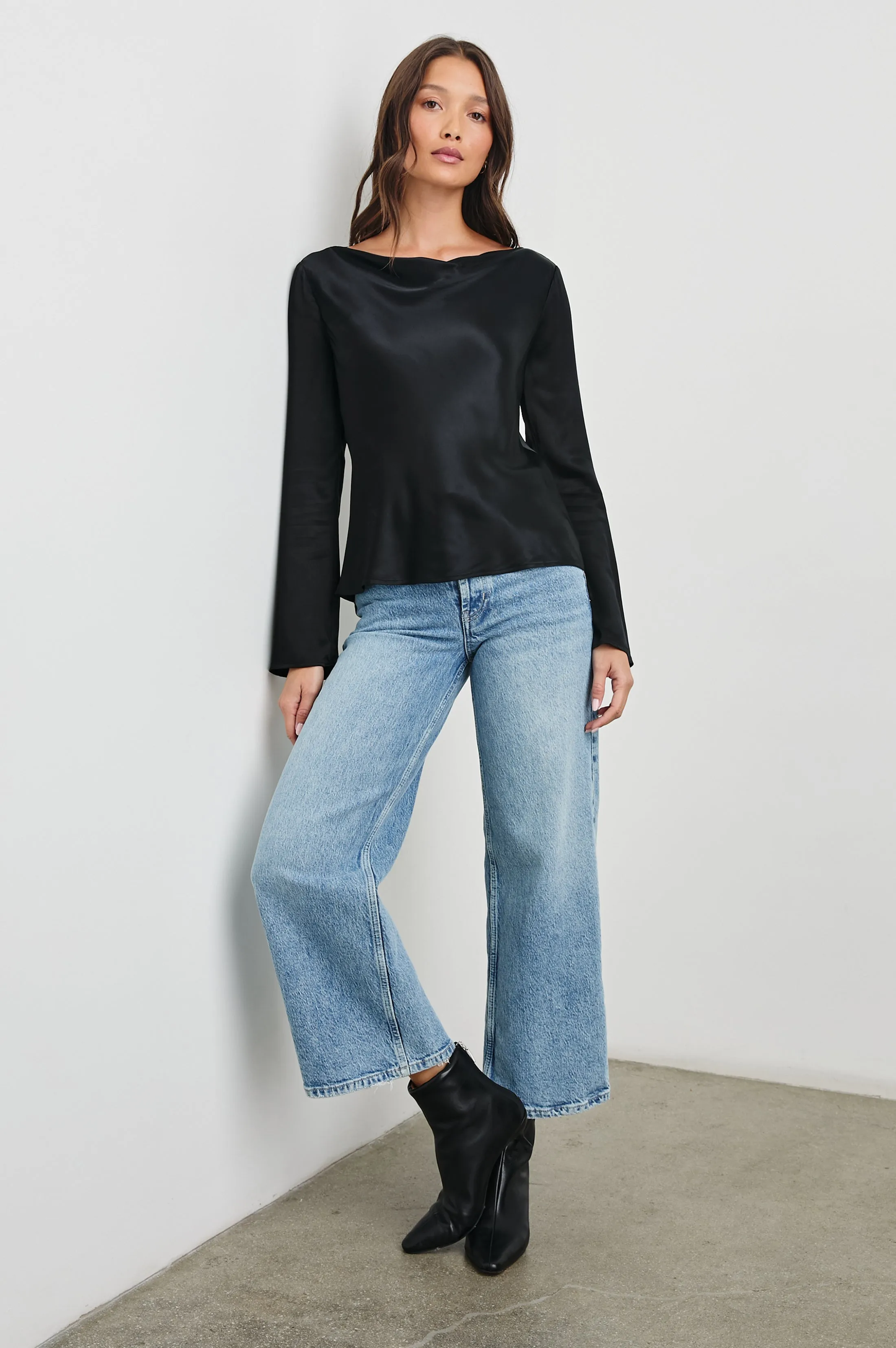 AMARI TOP - BLACK Rails