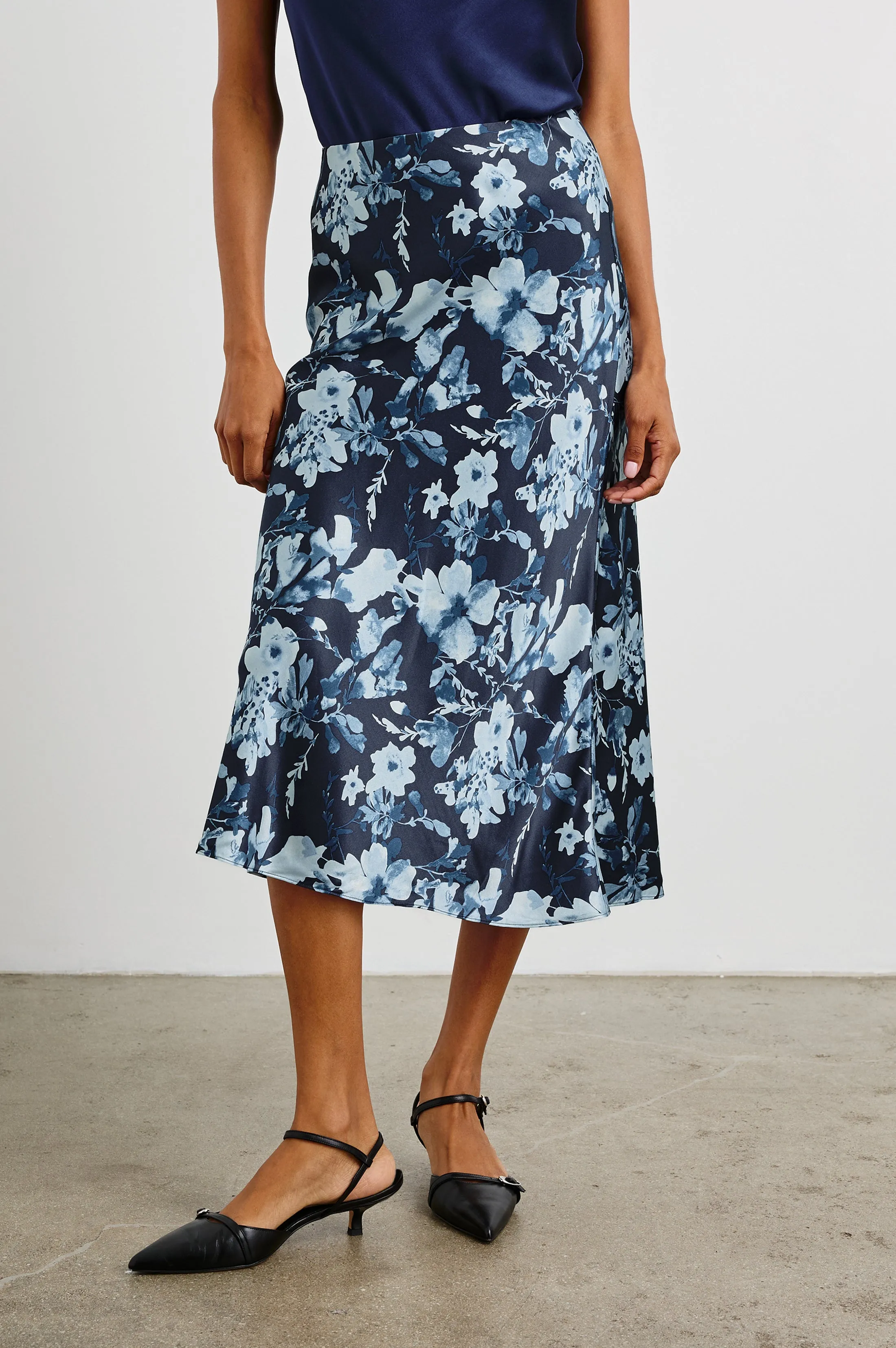 ANYA SKIRT - INDIGO BLOSSOMS Rails