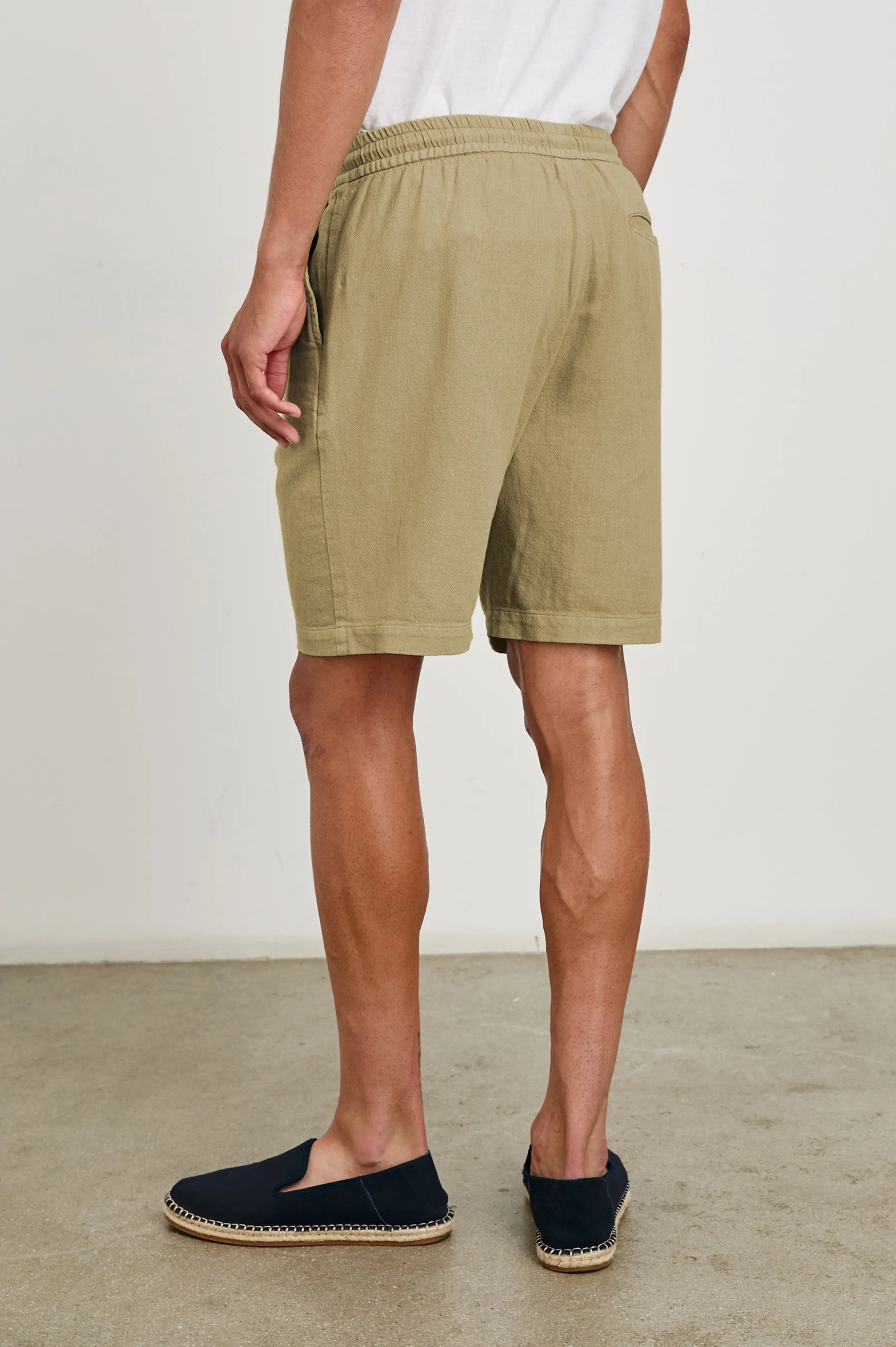 ARCHER 8.5" SHORT - TRUE KHAKI Rails