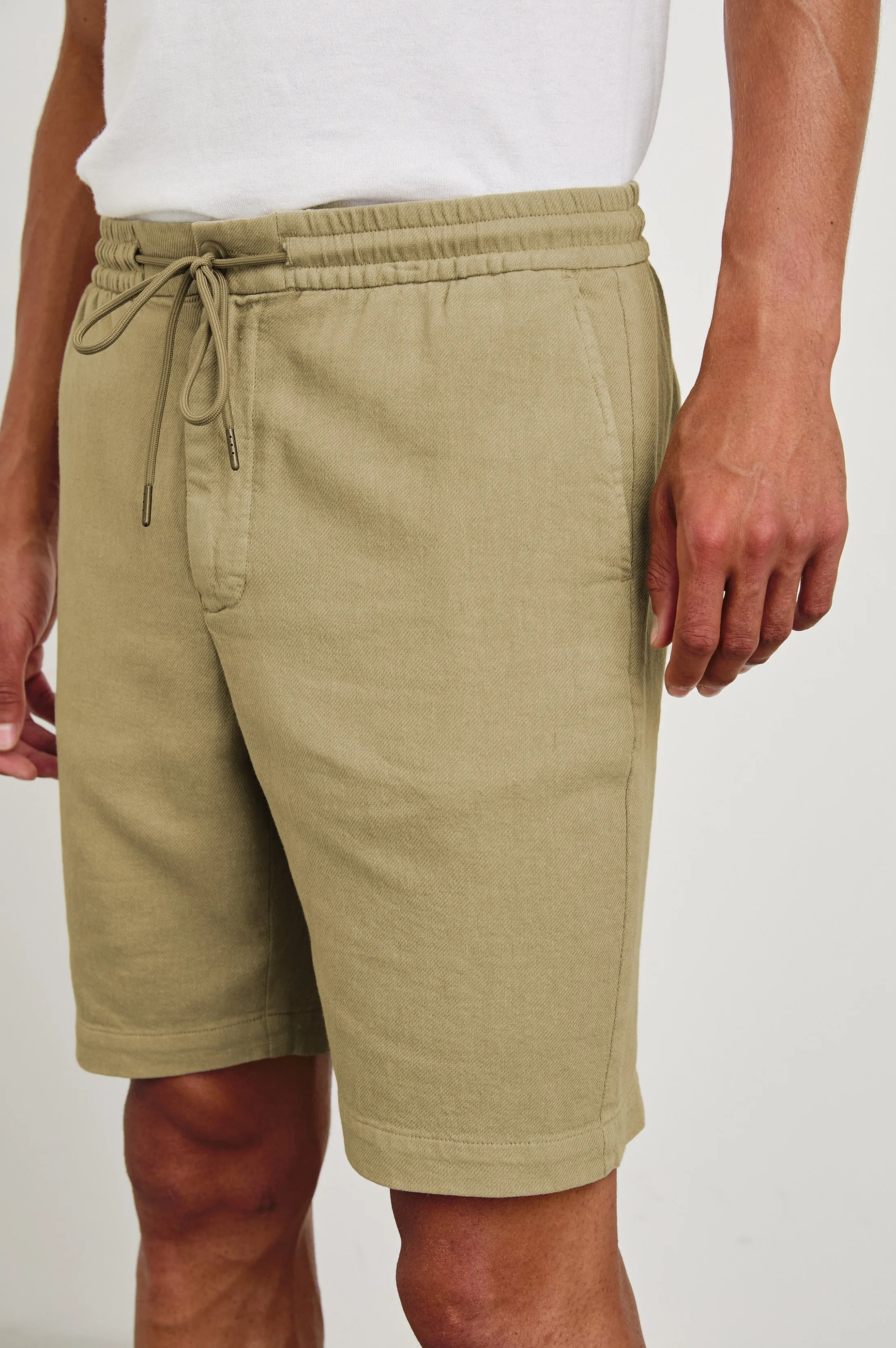 ARCHER 8.5" SHORT - TRUE KHAKI Rails