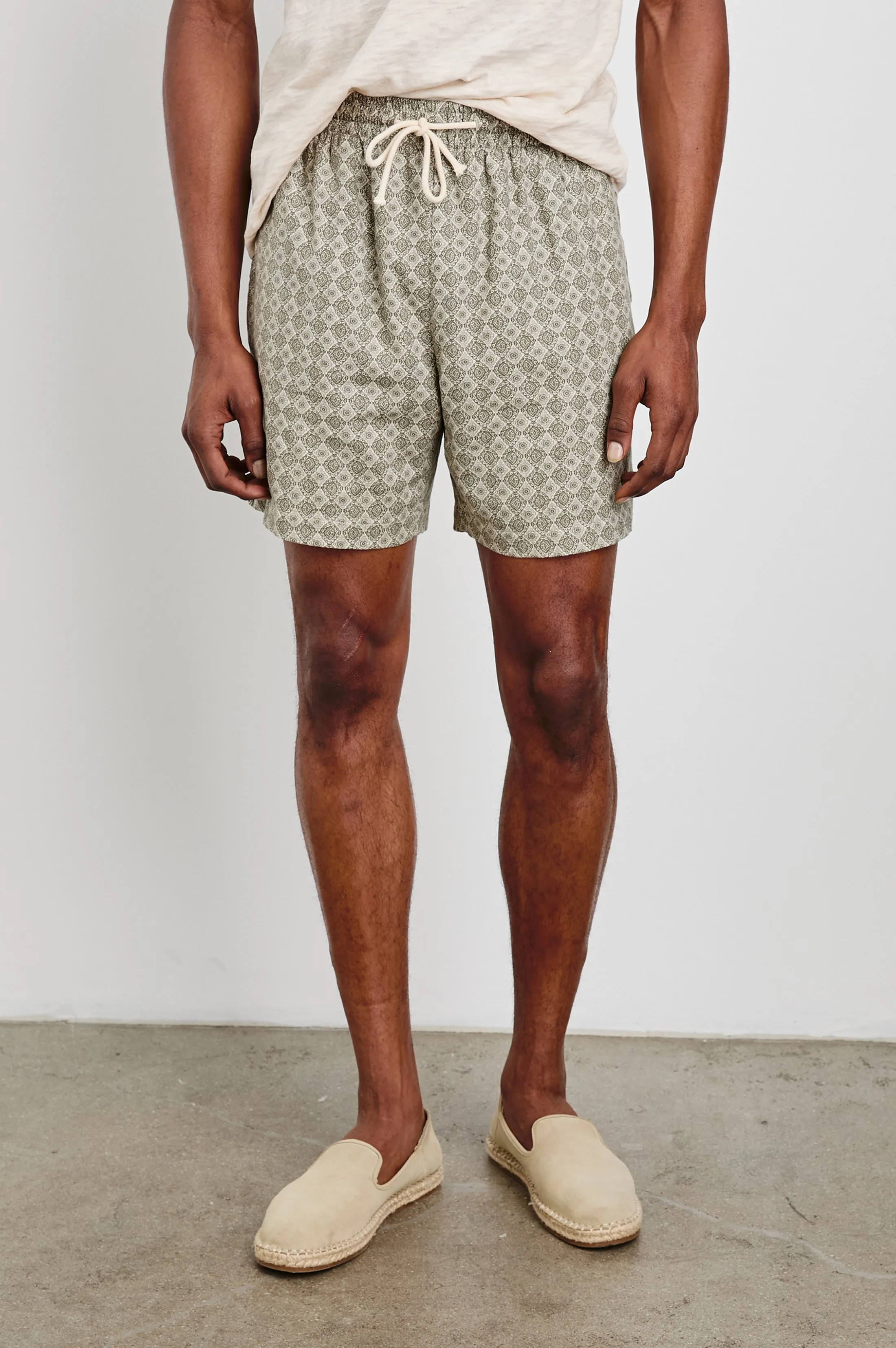 ARIES SHORT - DIAMOND OAT OLIVE Rails