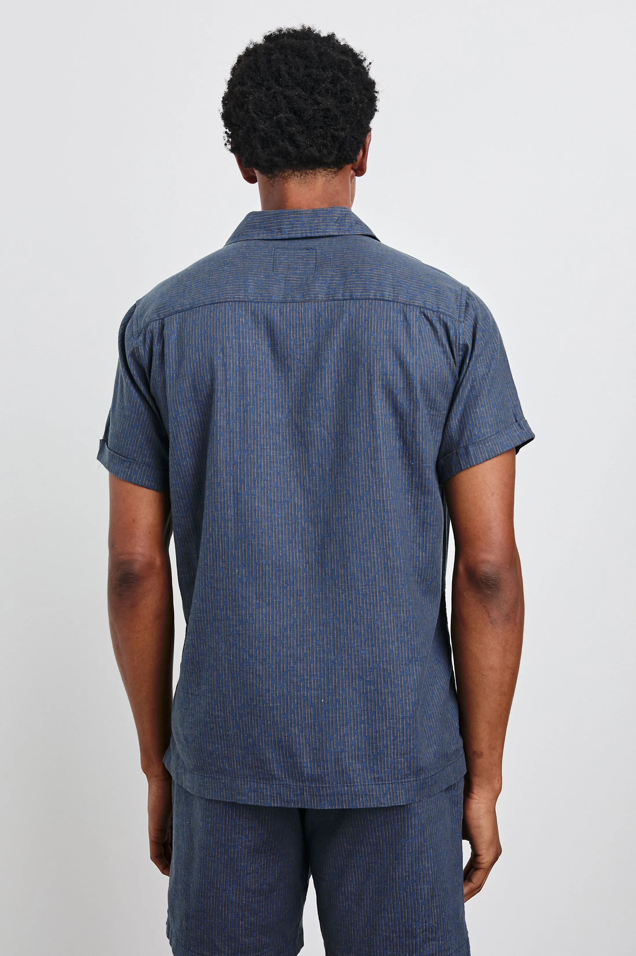 ATLAS SHIRT - NAVY CEDAR VERTICAL Rails