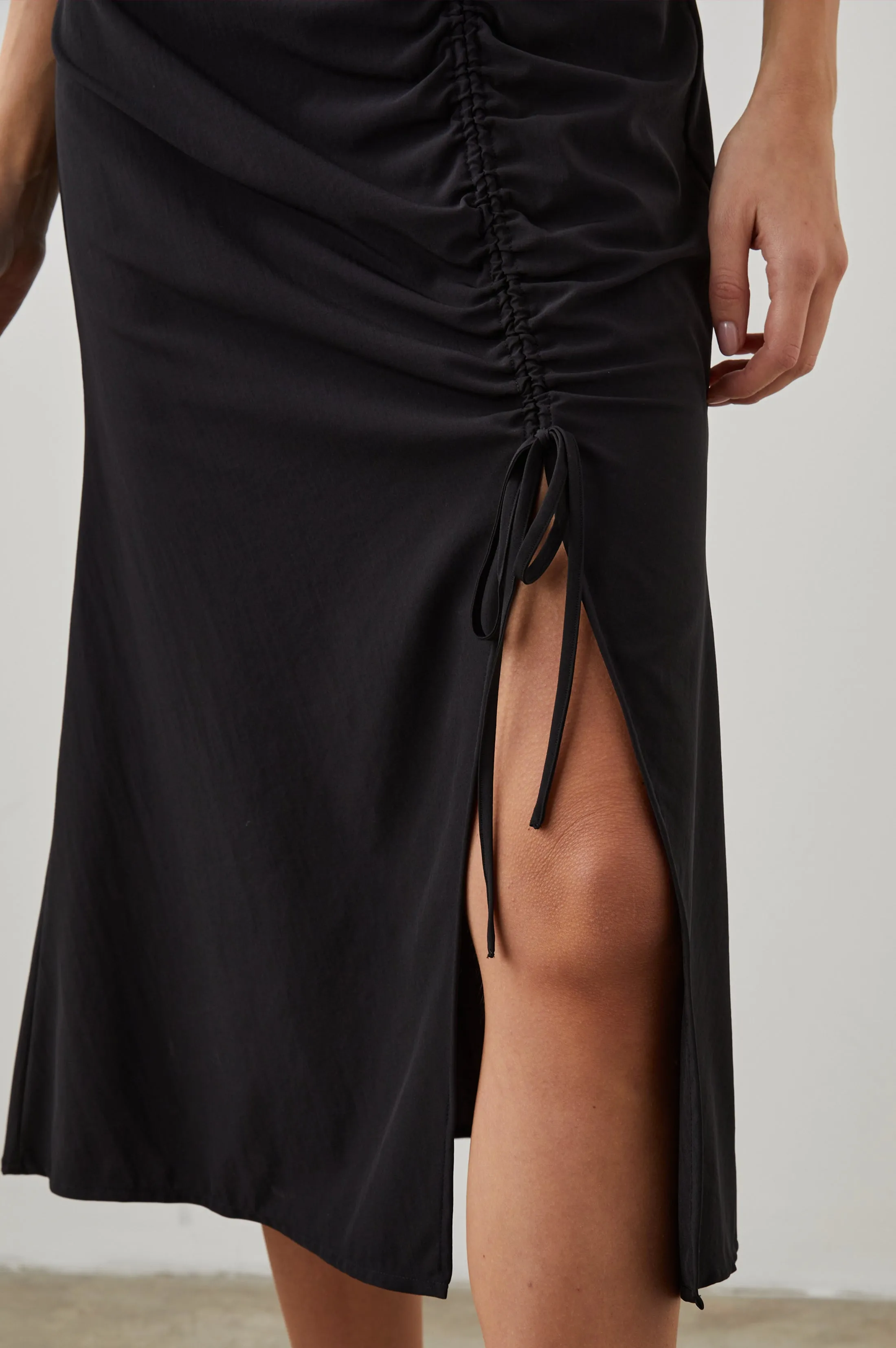 AUREN DRESS - BLACK Rails