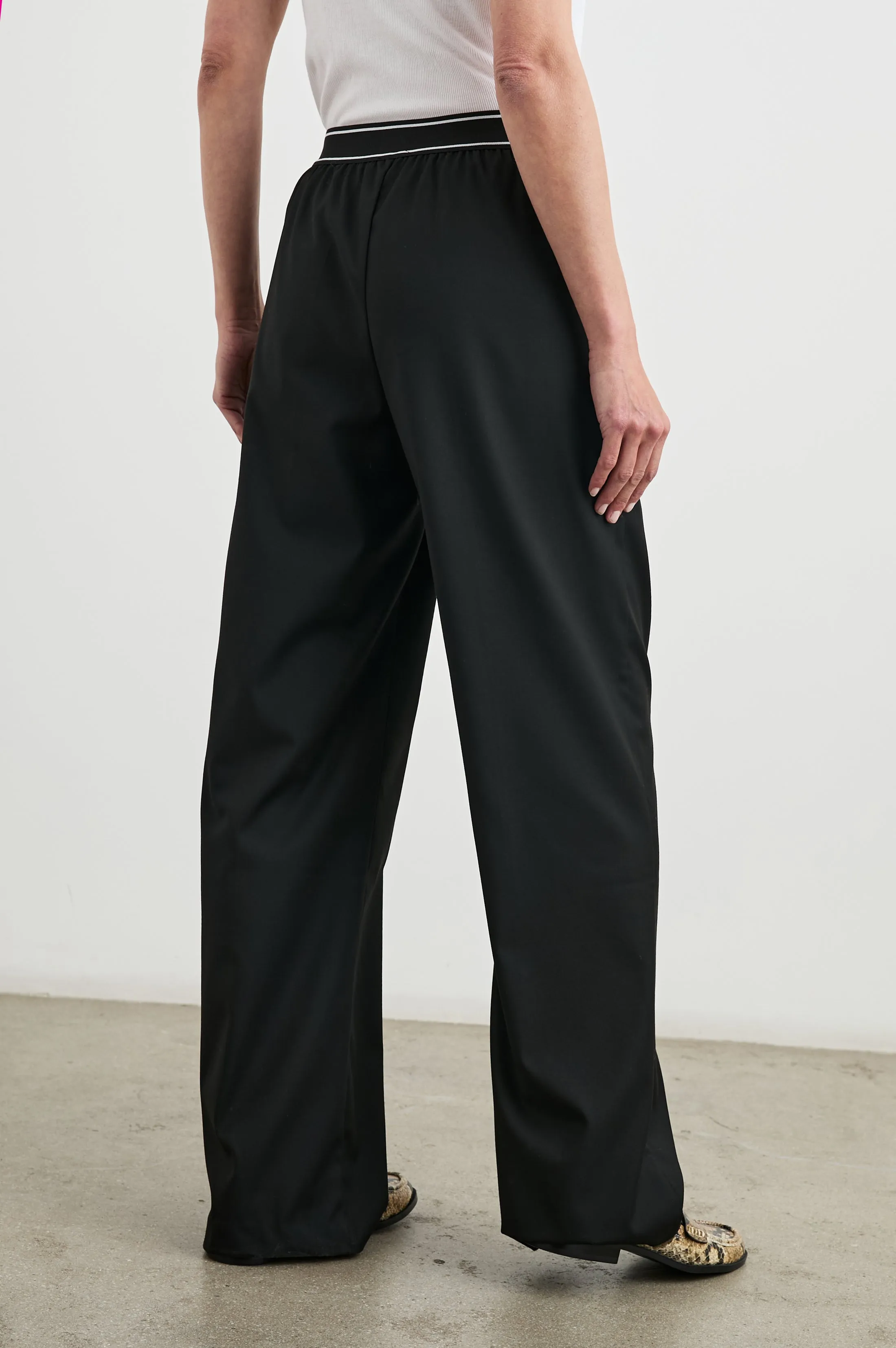 BRYNN PANT - BLACK Rails