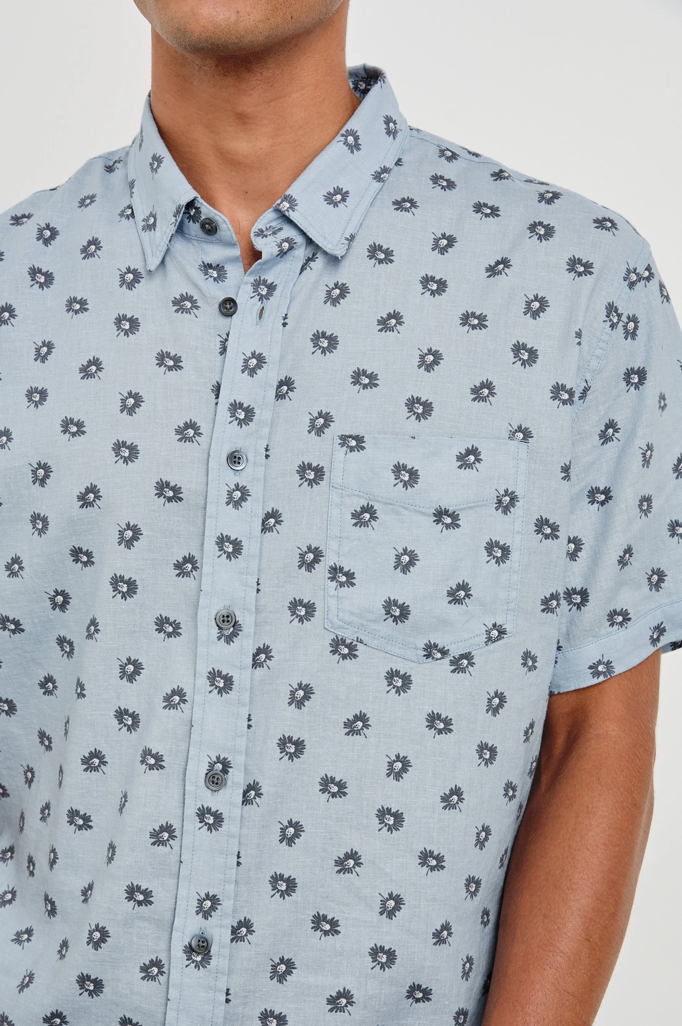 CARSON SHIRT - DAISY TOSS CELESTIAL Rails