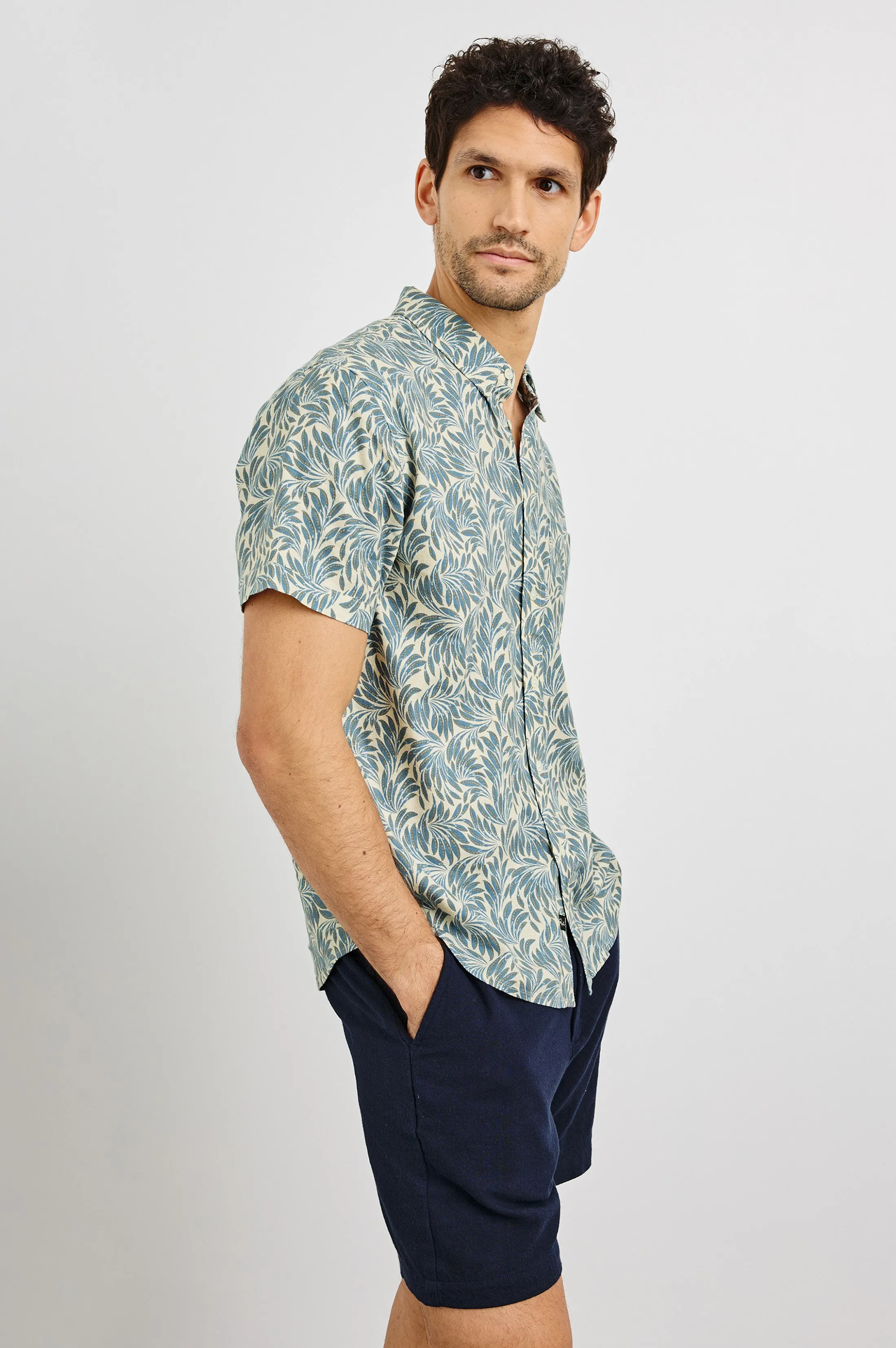 CARSON SHIRT - ECRU BANANA LEAF Rails