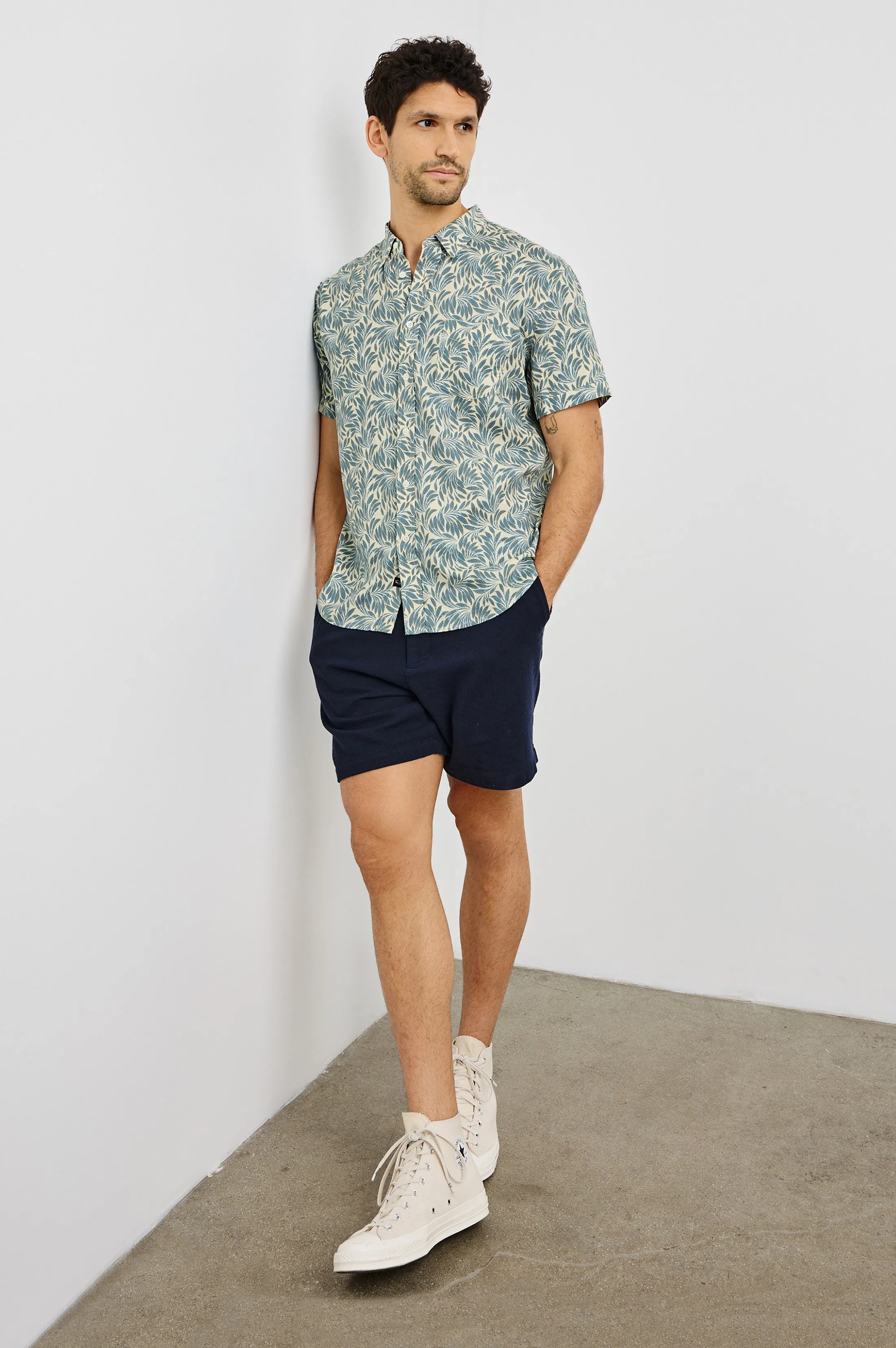 CARSON SHIRT - ECRU BANANA LEAF Rails