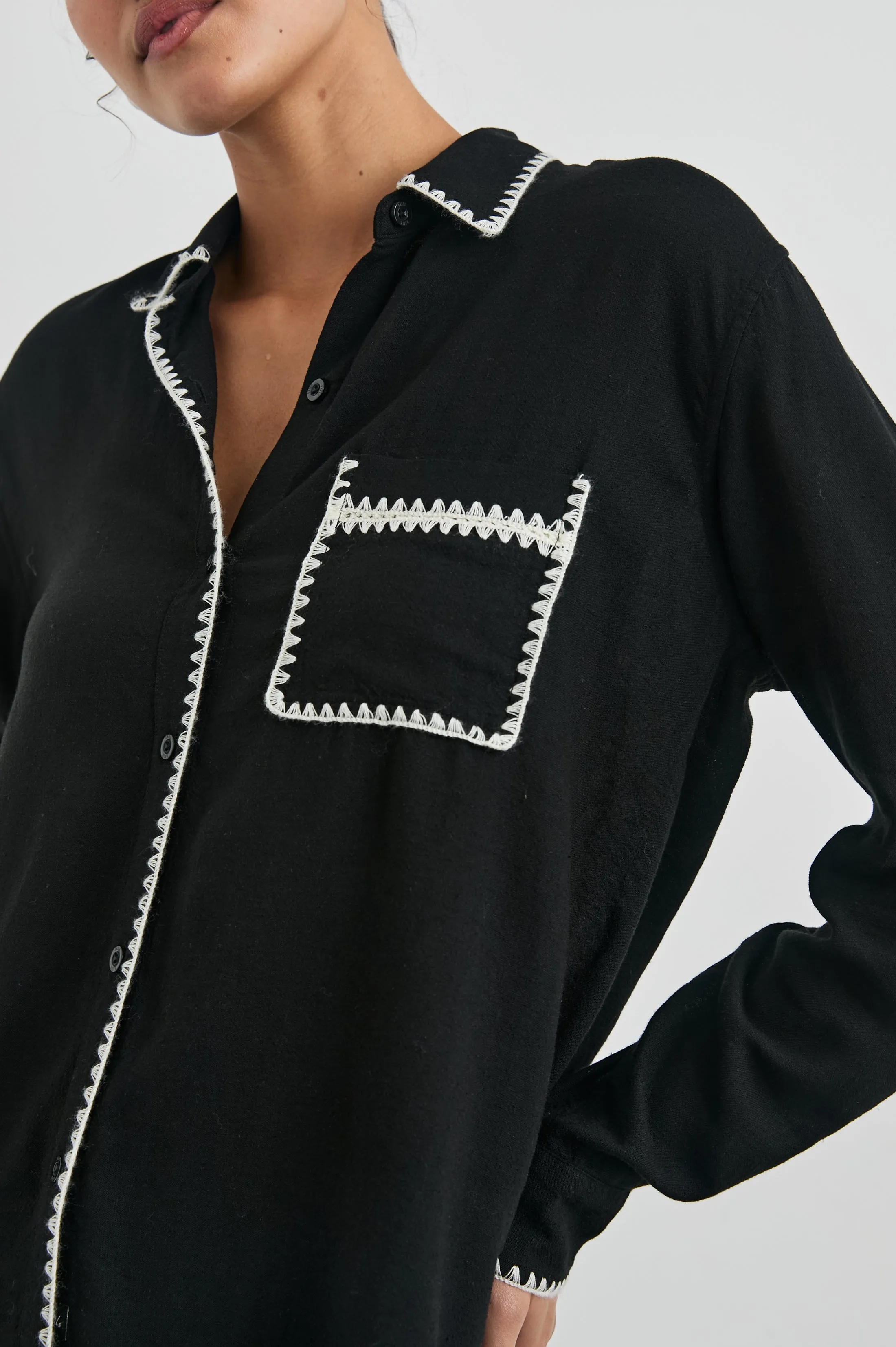 CHARLI SHIRT - BLACK BLANKET STITCH Rails