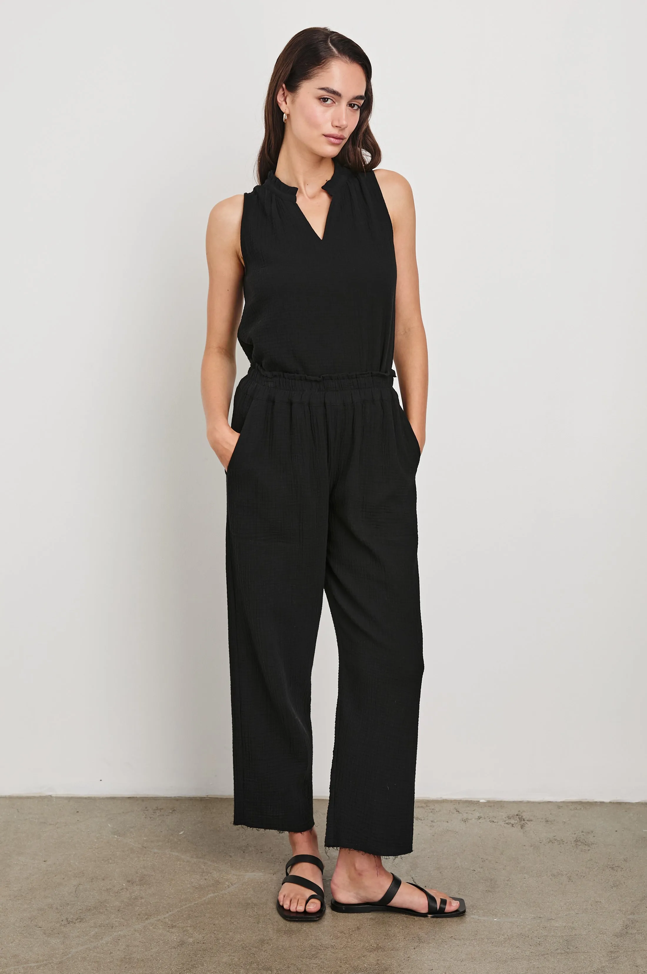 CHRISTY TOP - BLACK Rails