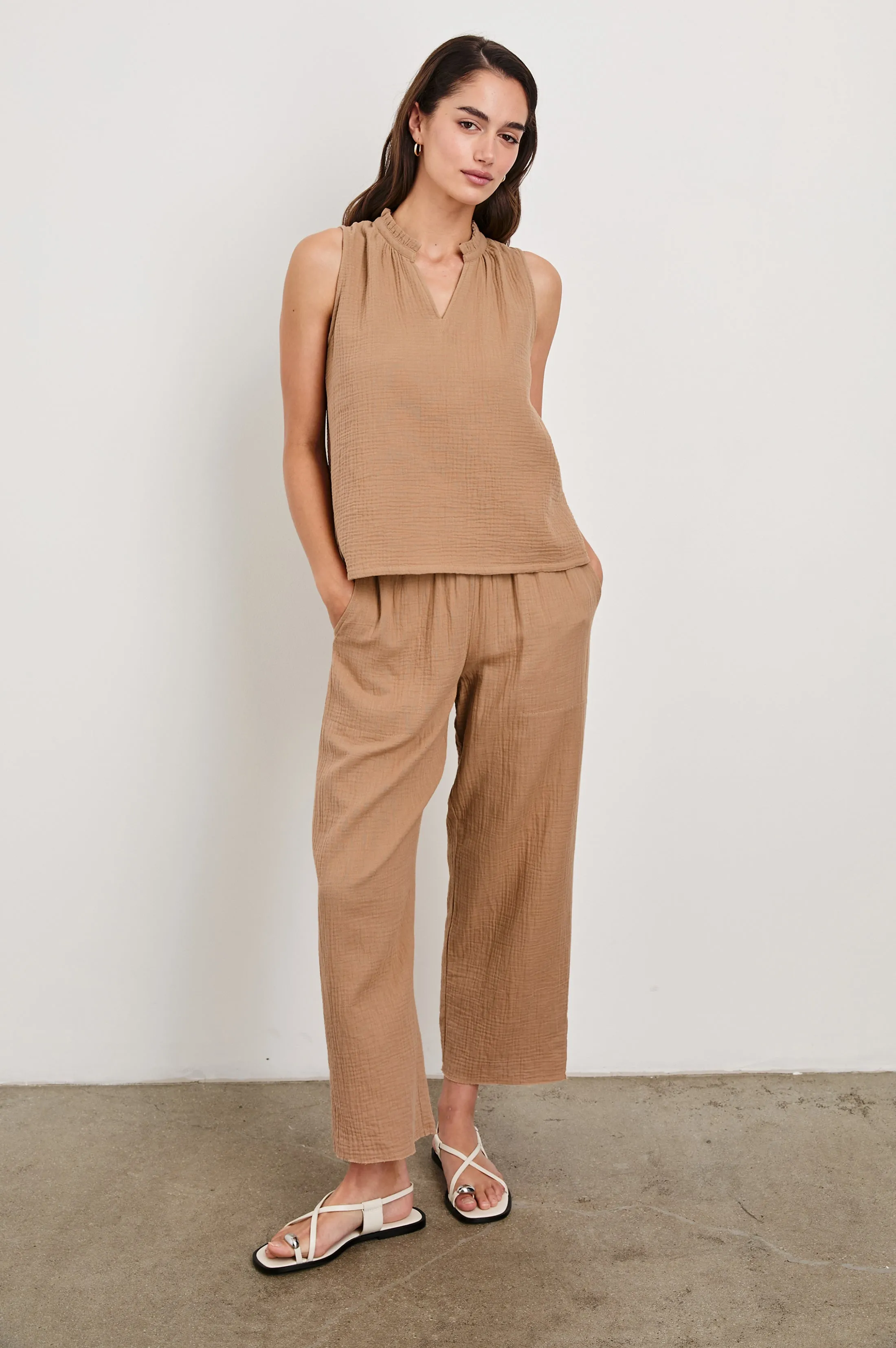 CHRISTY TOP - TAUPE Rails
