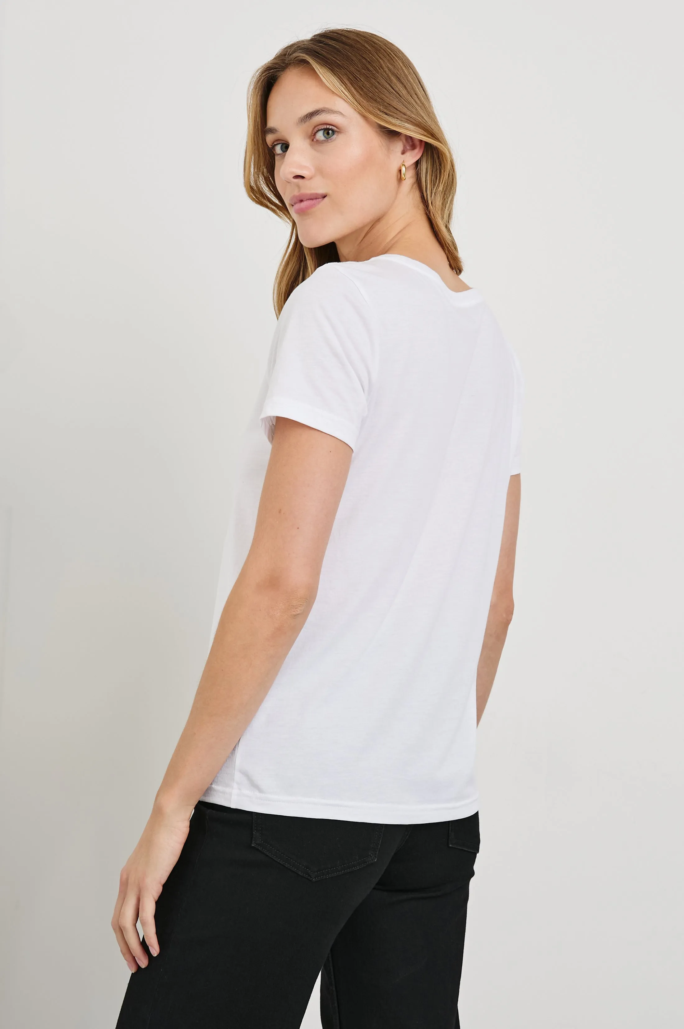 CLASSIC V NECK T-SHIRT - WHITE Rails