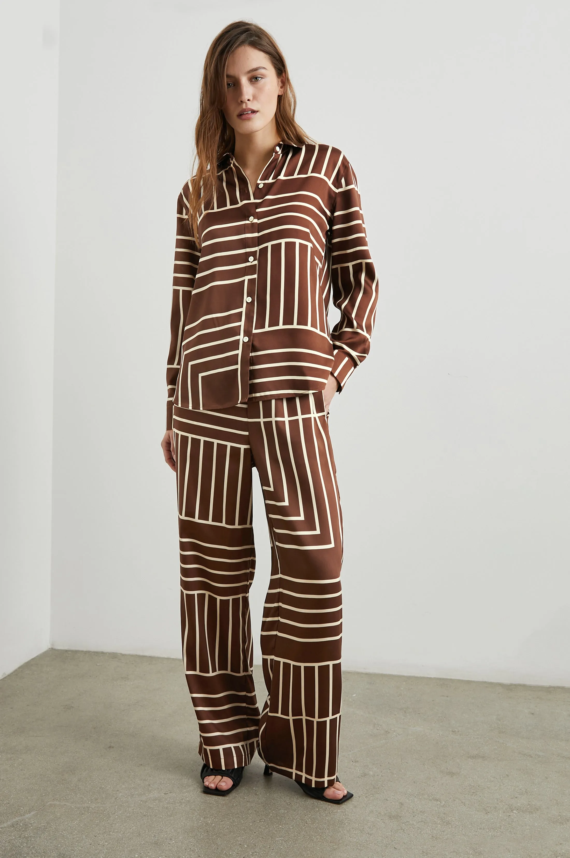 DAMANI PANT - BROWN LINE ART Rails