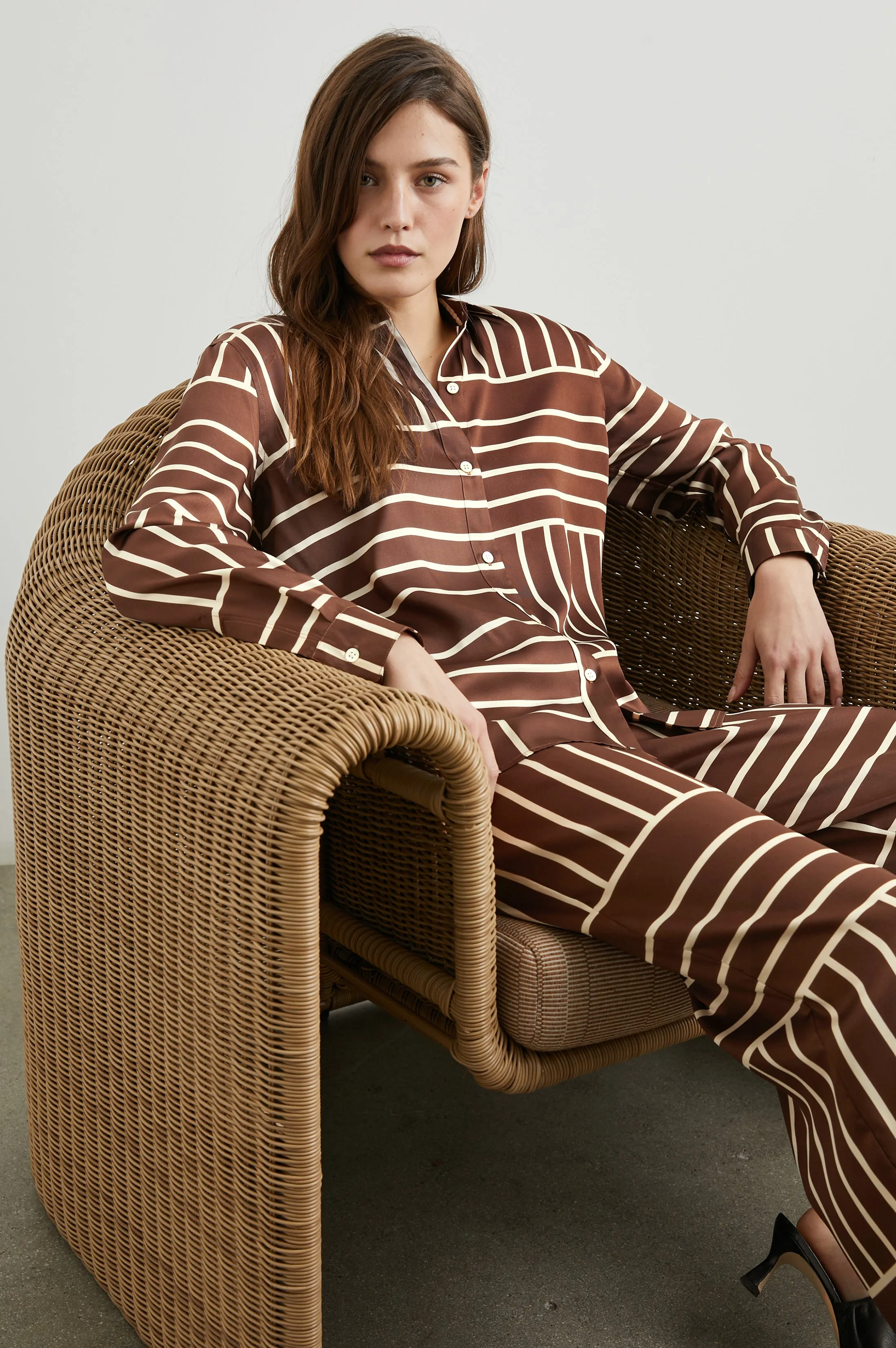 DAMANI PANT - BROWN LINE ART Rails