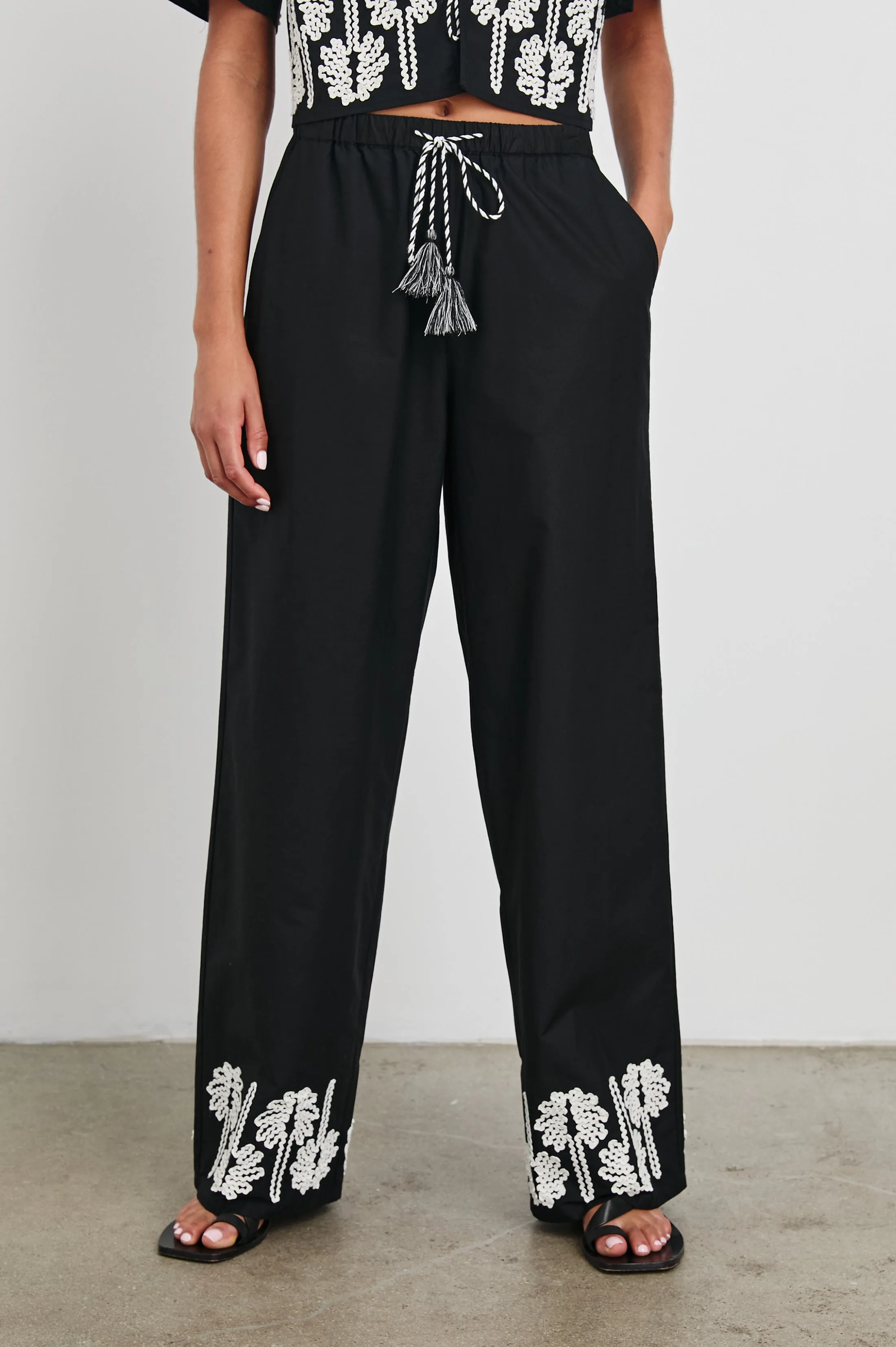 EMMIE PANT - BLACK IVORY PALM TREES Rails