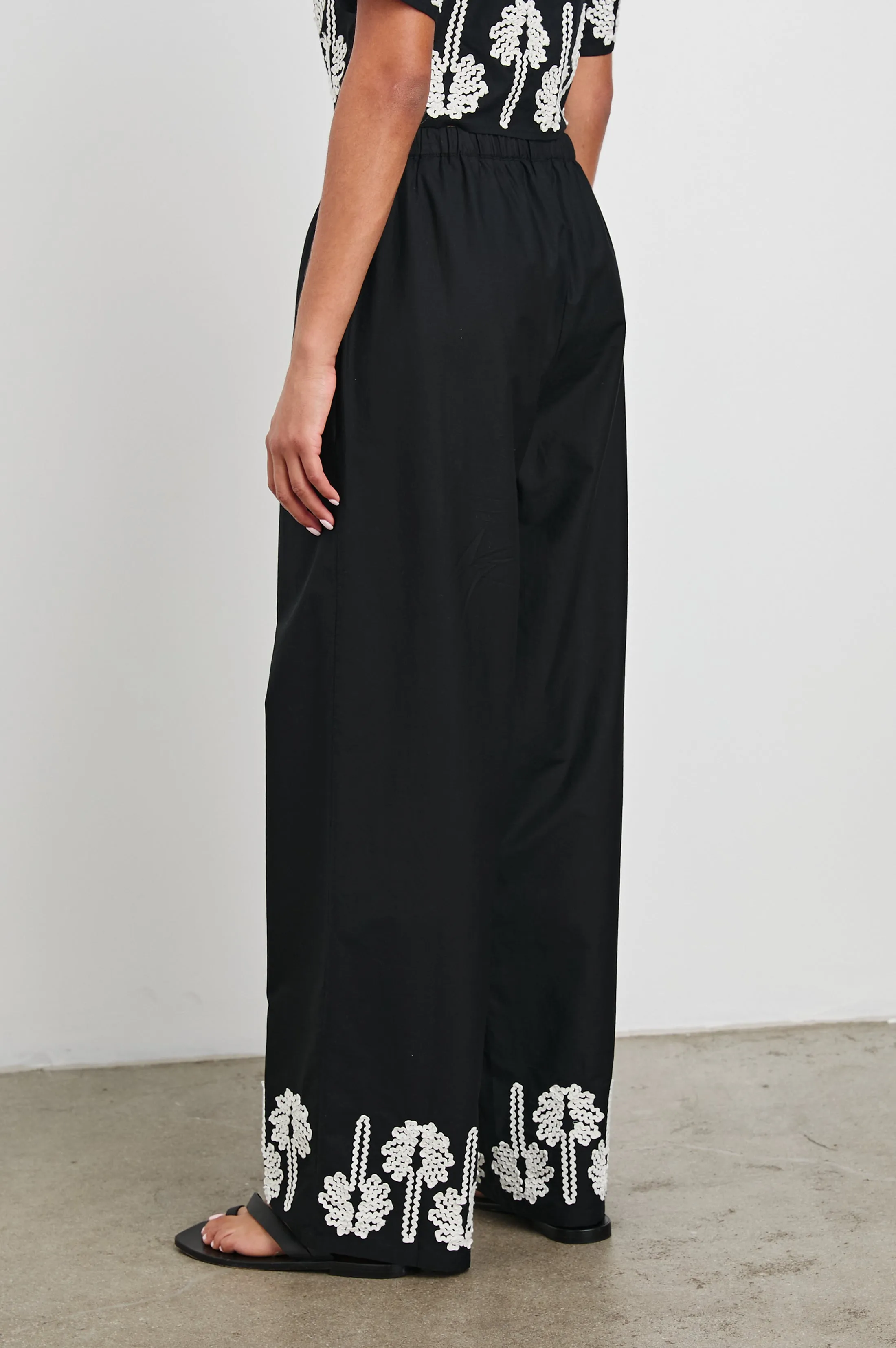 EMMIE PANT - BLACK IVORY PALM TREES Rails
