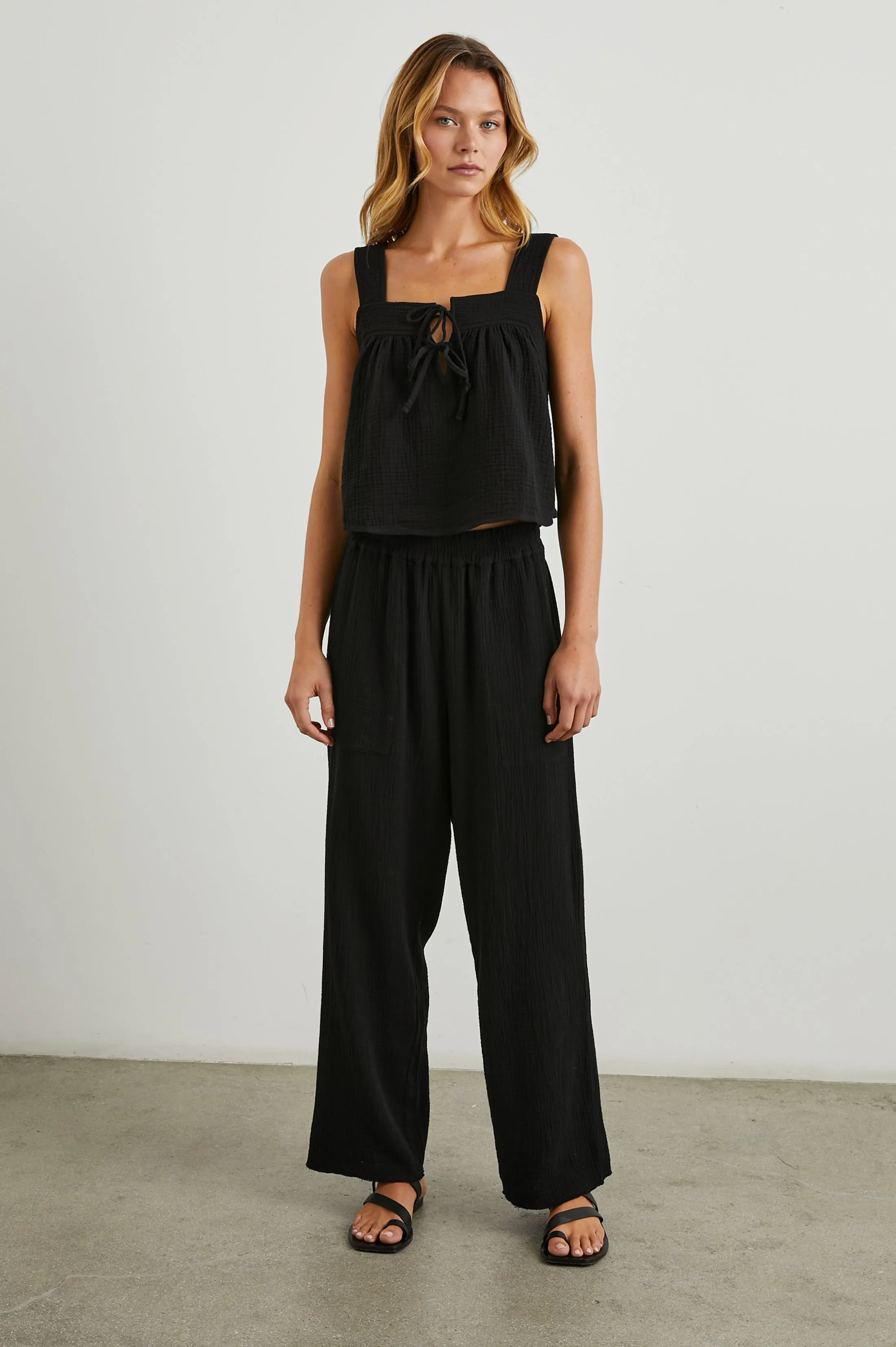 ENYA TOP - BLACK GAUZE Rails