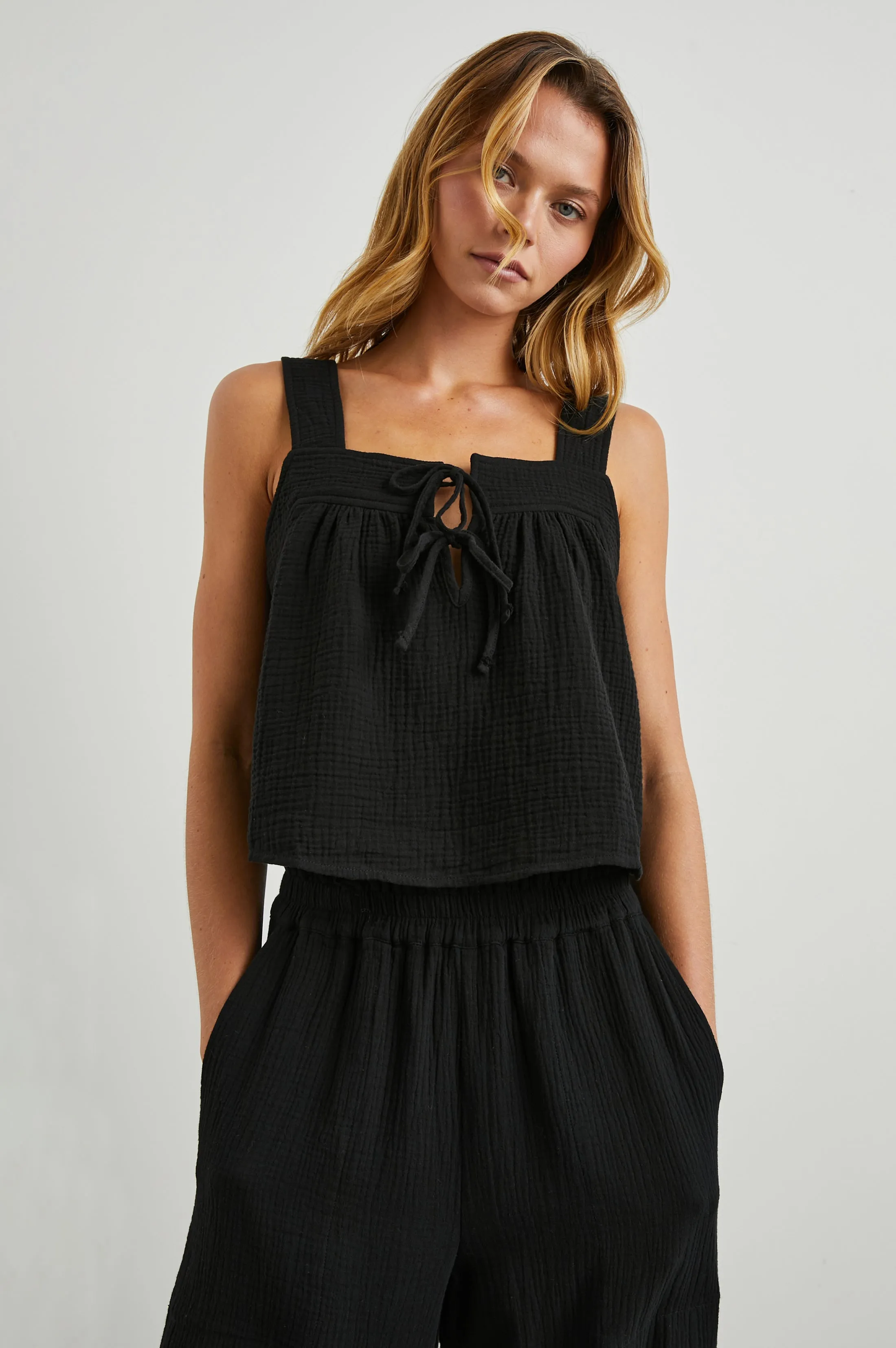 ENYA TOP - BLACK GAUZE Rails