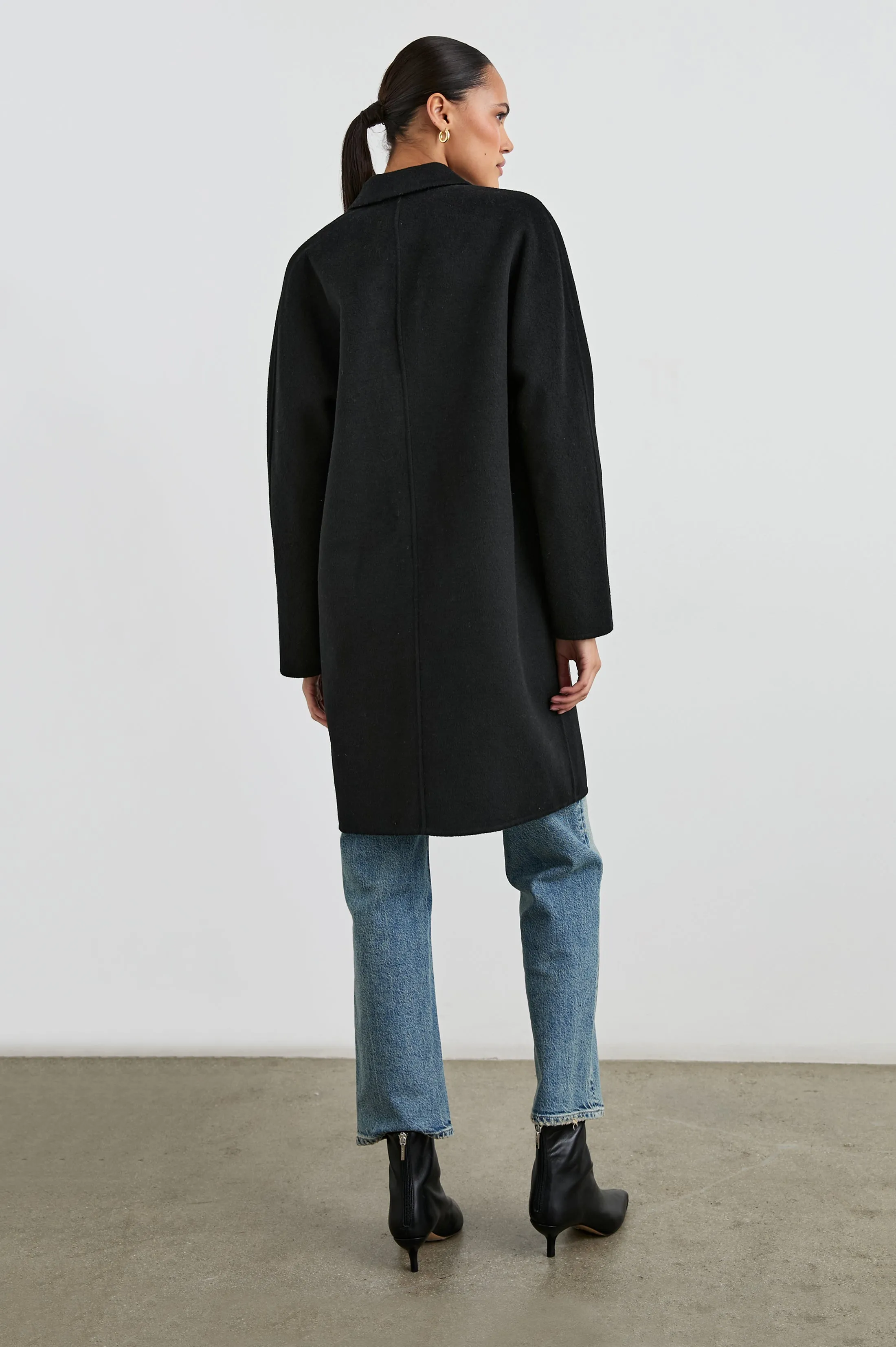 EVEREST COAT - BLACK Rails