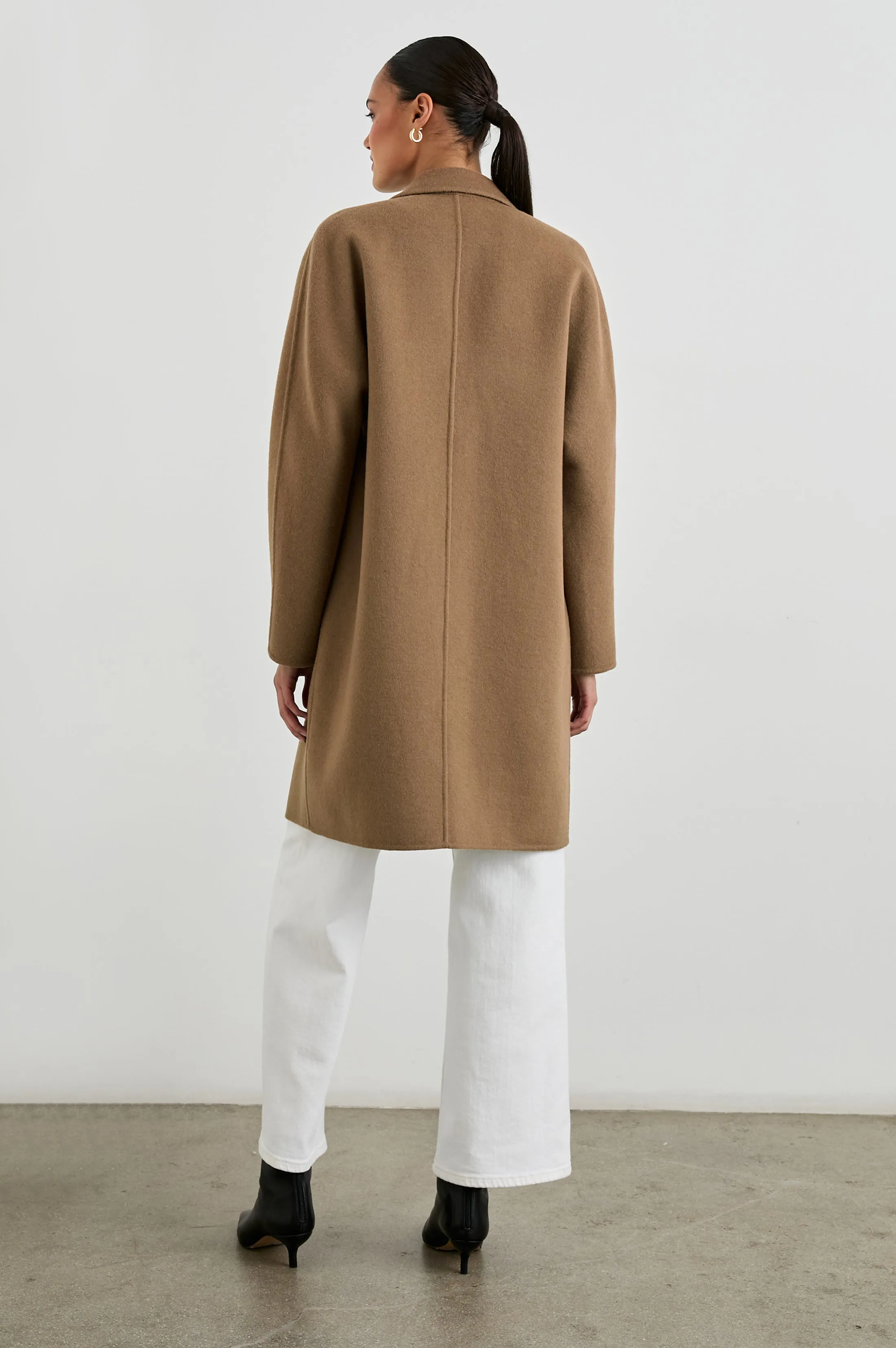 EVEREST COAT - CAMEL Rails