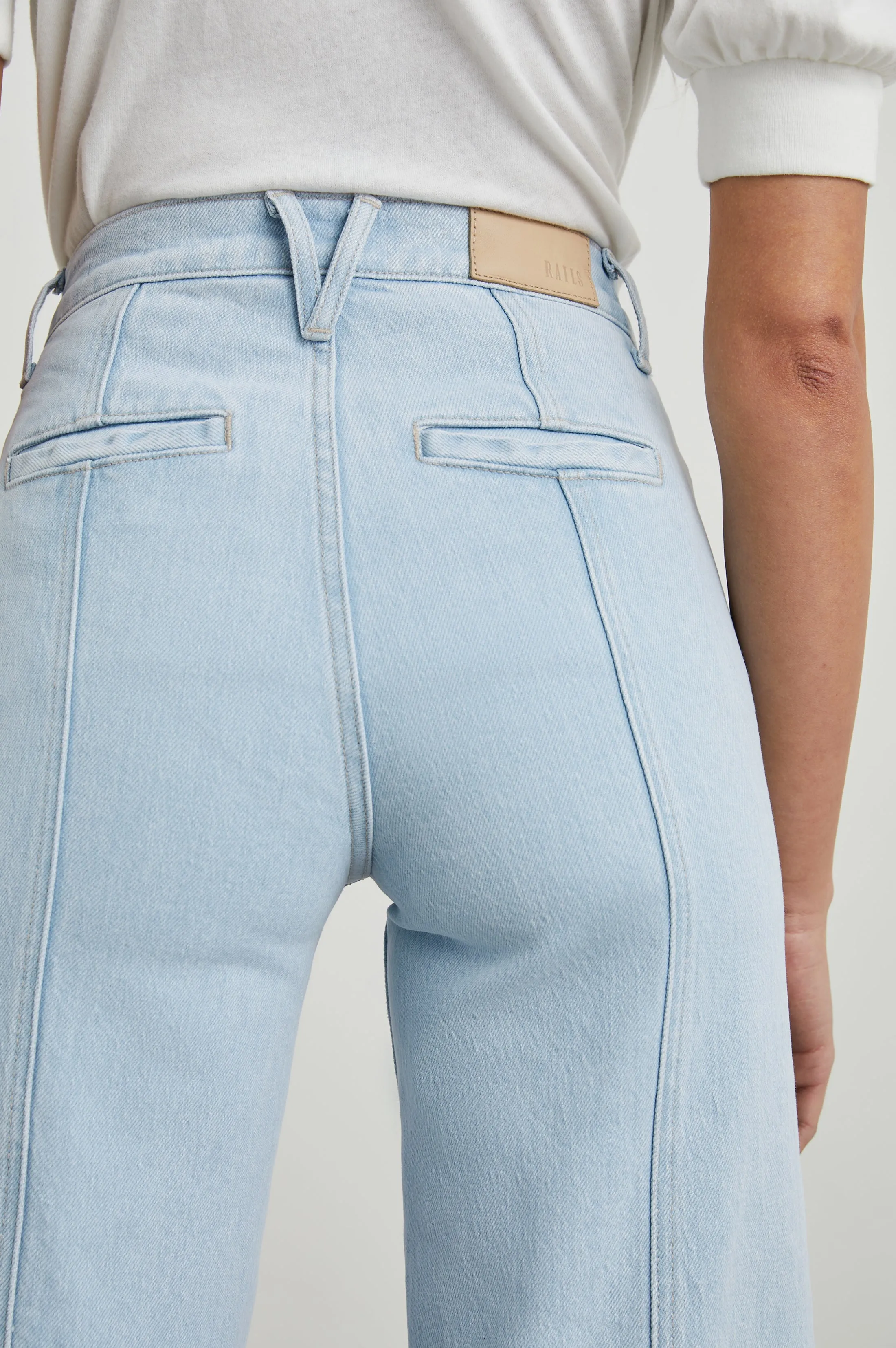 GETTY CROP UTILITY WIDE LEG - OCEANVIEW Rails