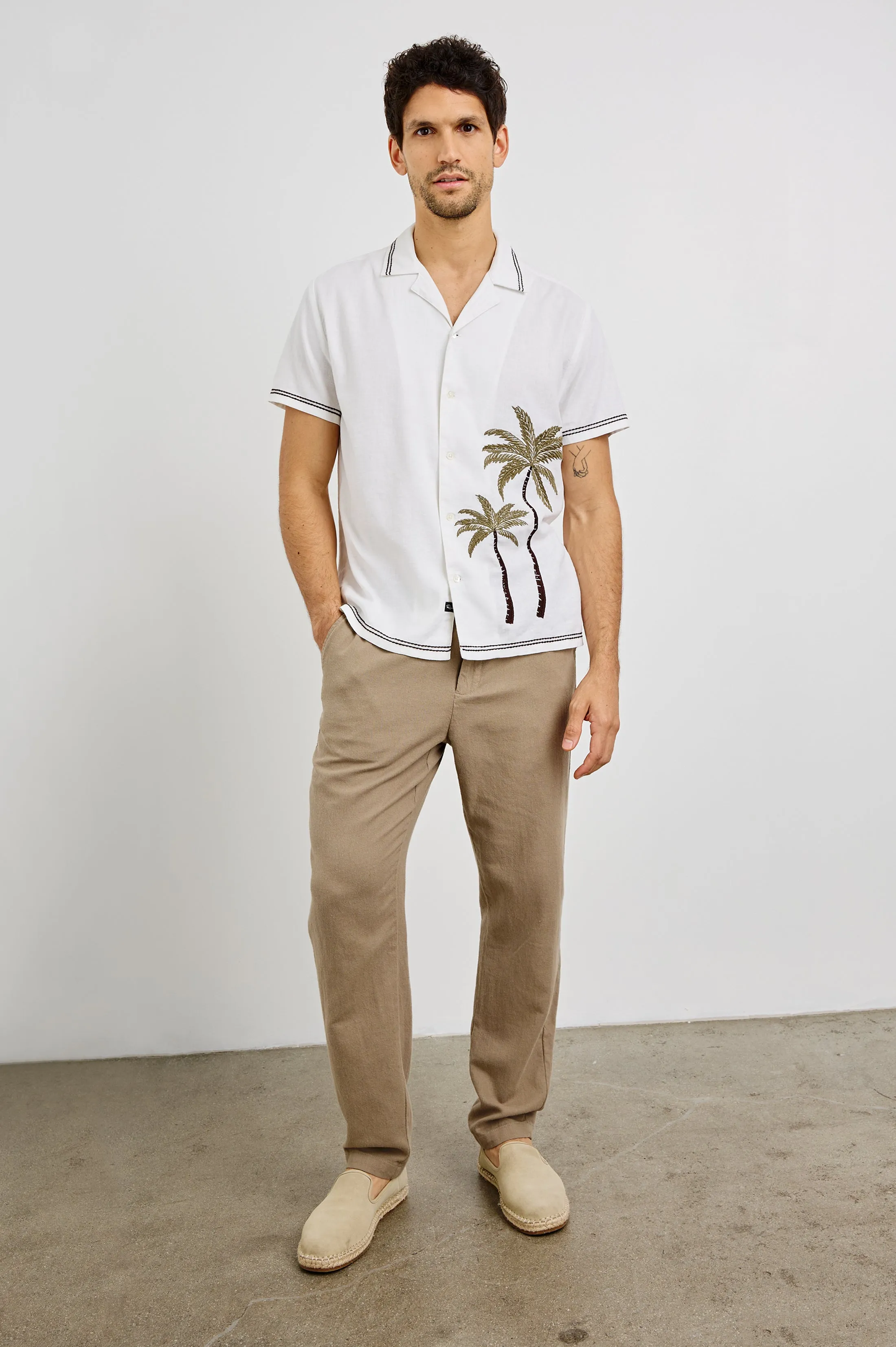 GIBSON SHIRT - WHITE BROWN PALM Rails