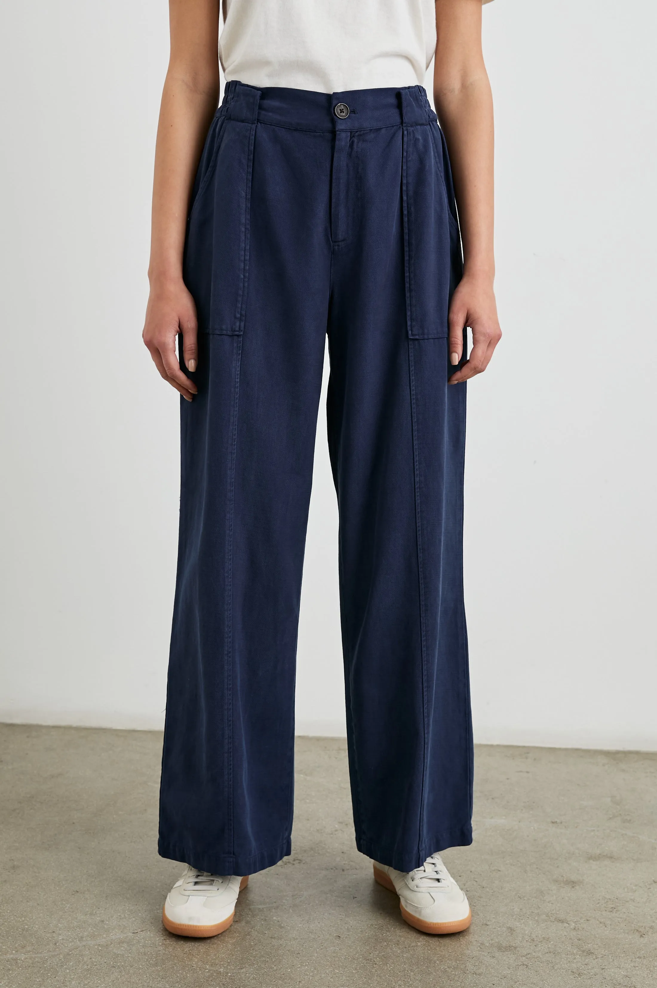 GREER PANT - NAVY Rails