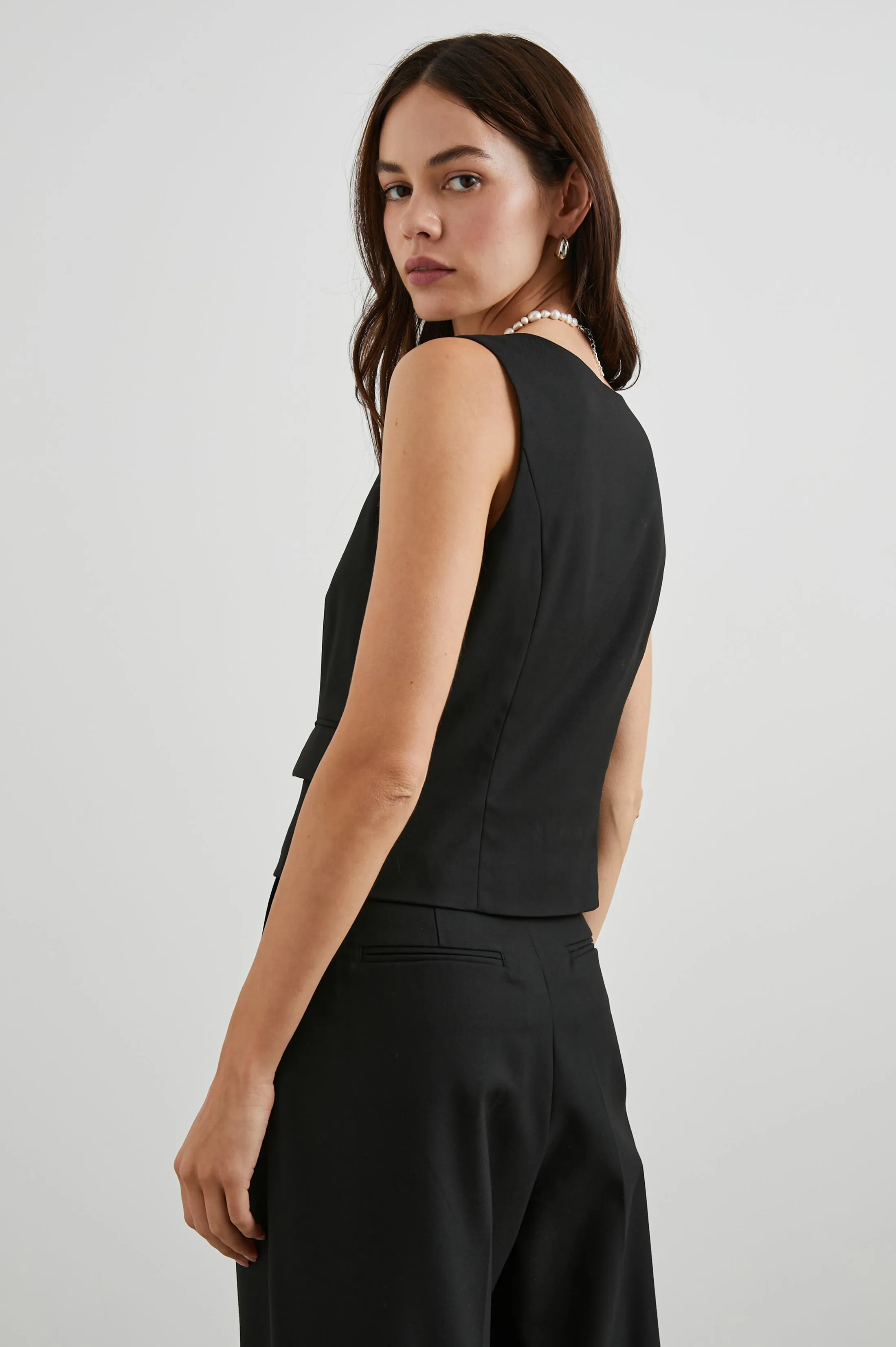 GUILIA VEST - BLACK TWILL Rails