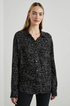 HUNTER SHIRT - DIFFUSED CHARCOAL 
CHEETAH Rails