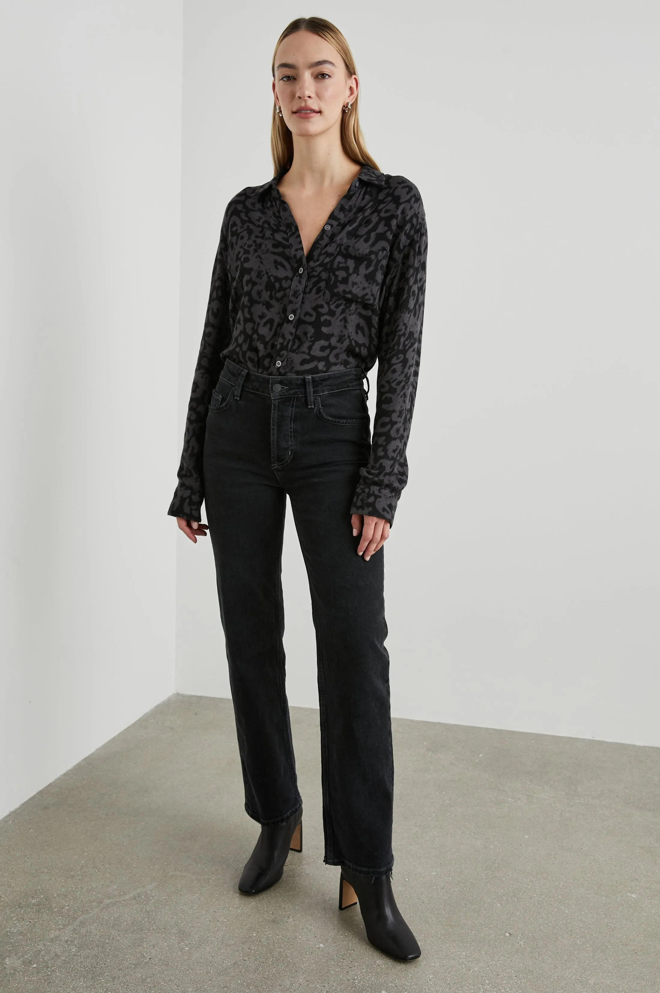 HUNTER SHIRT - DIFFUSED CHARCOAL 
CHEETAH Rails