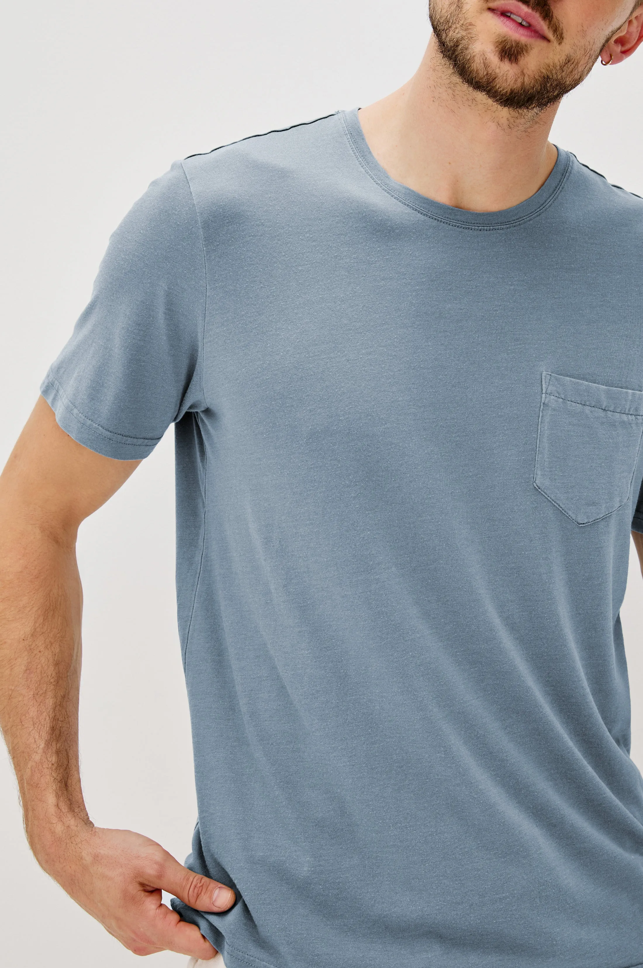 JOHNNY T-SHIRT - STEEL Rails