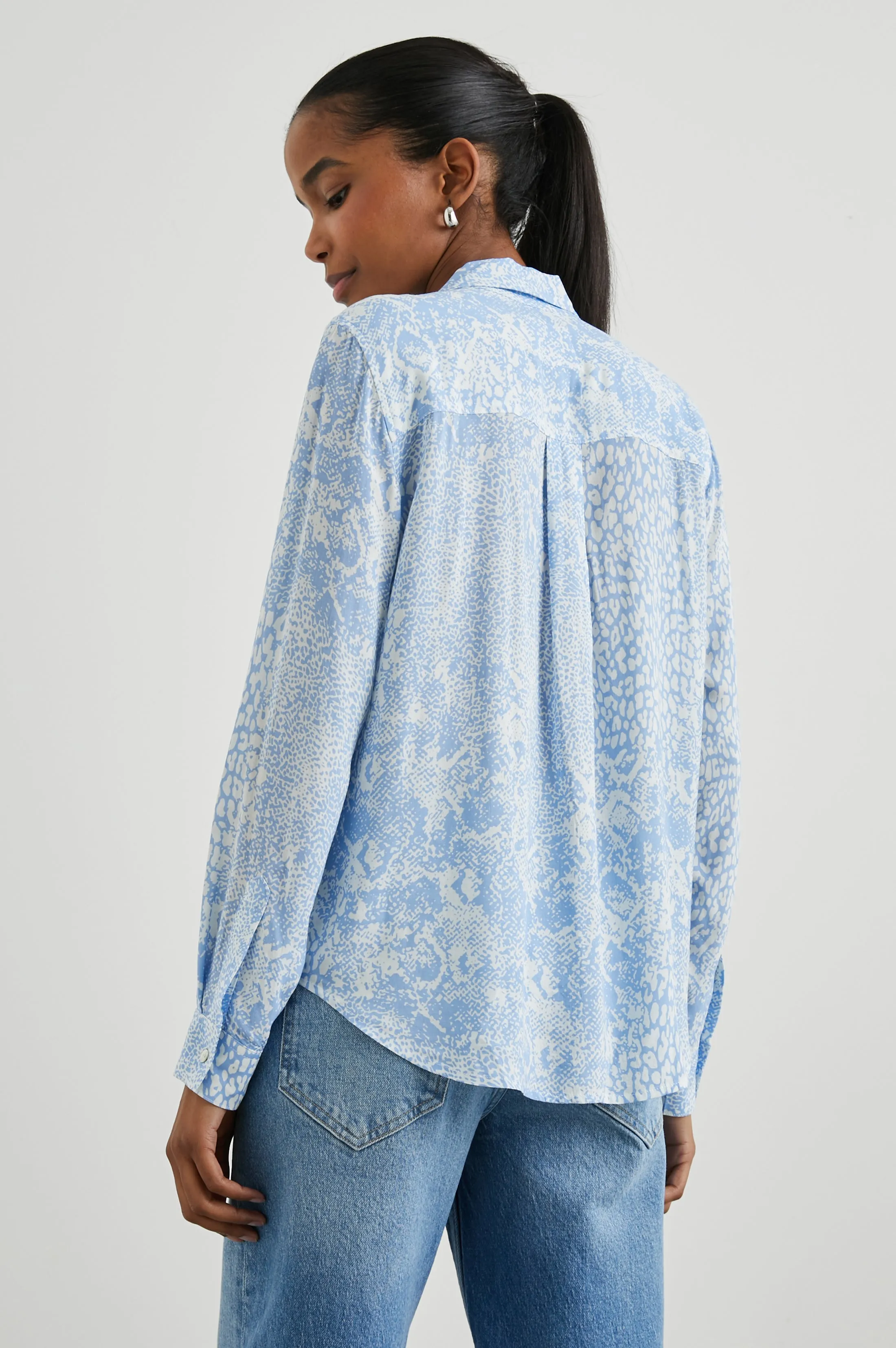 JOSEPHINE SHIRT - AQUA MIXED ANIMALS Rails