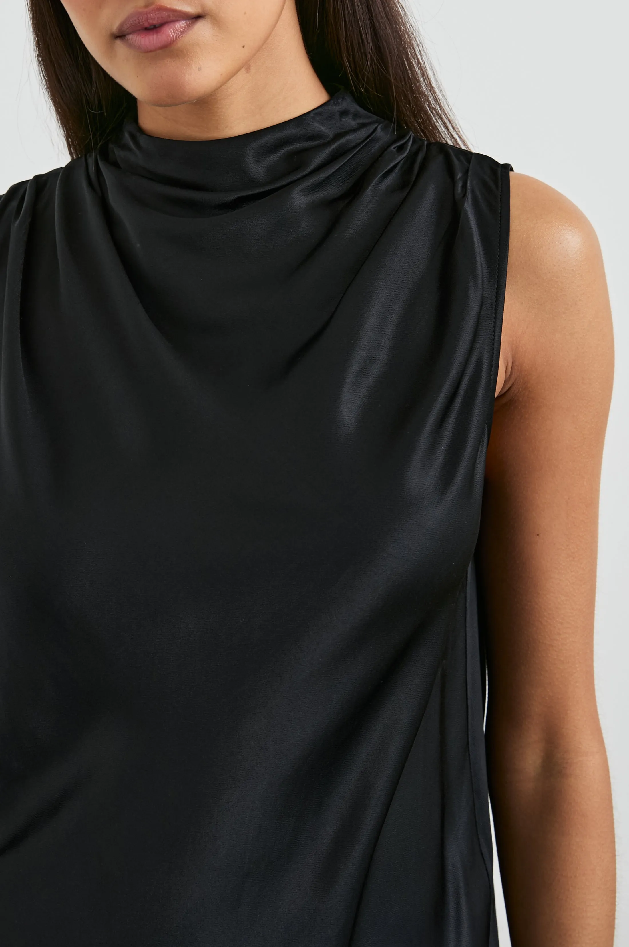 KALEEN TOP - BLACK Rails