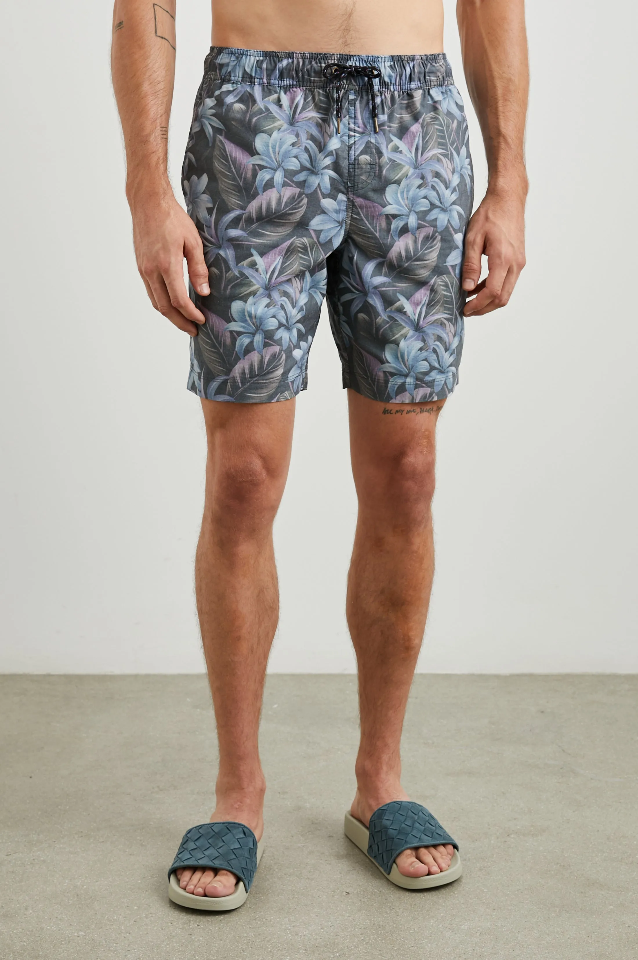 KIAN SWIM SHORT - JUNGLE GARDEN MIDNIGHT Rails