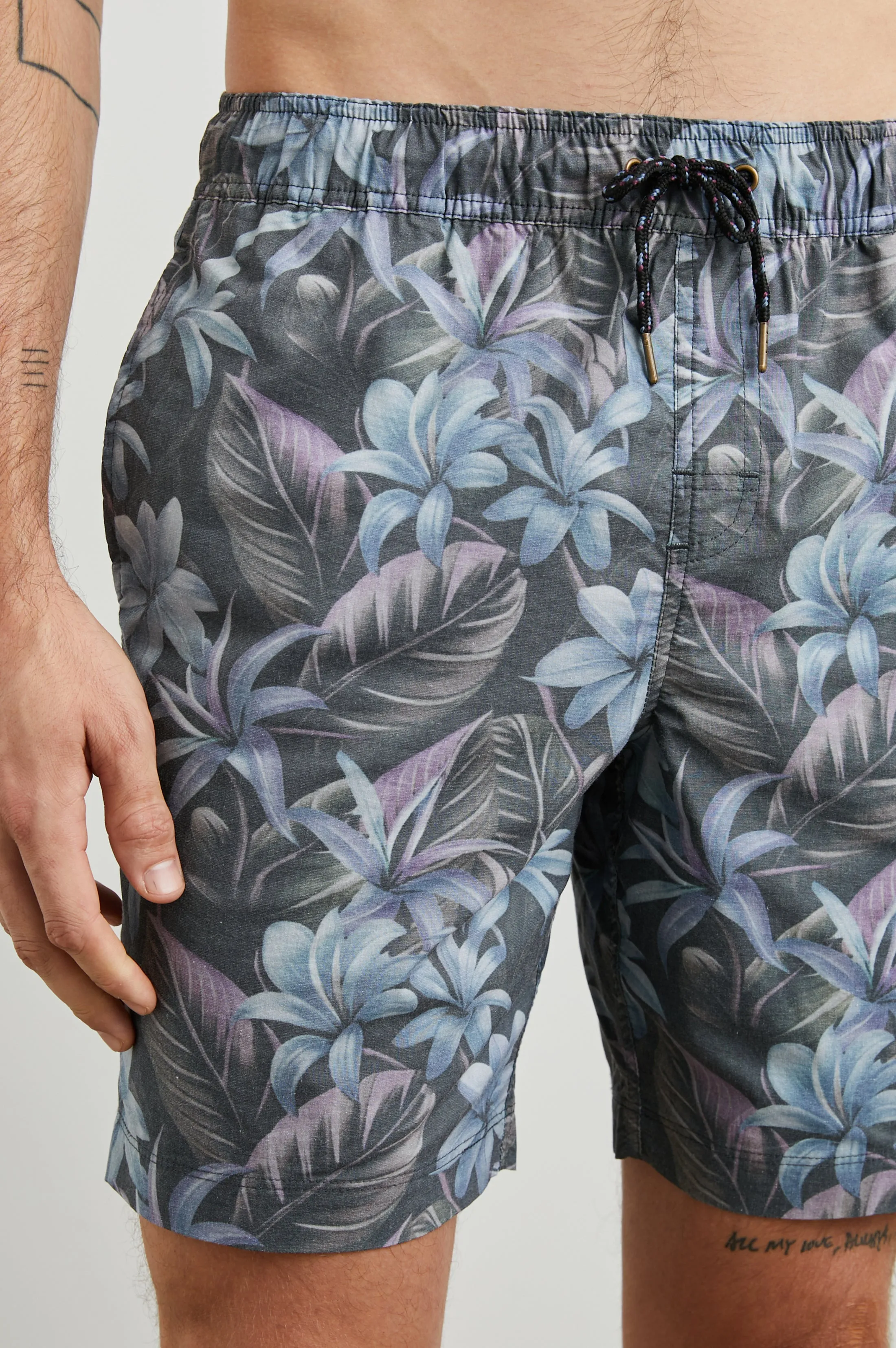 KIAN SWIM SHORT - JUNGLE GARDEN MIDNIGHT Rails