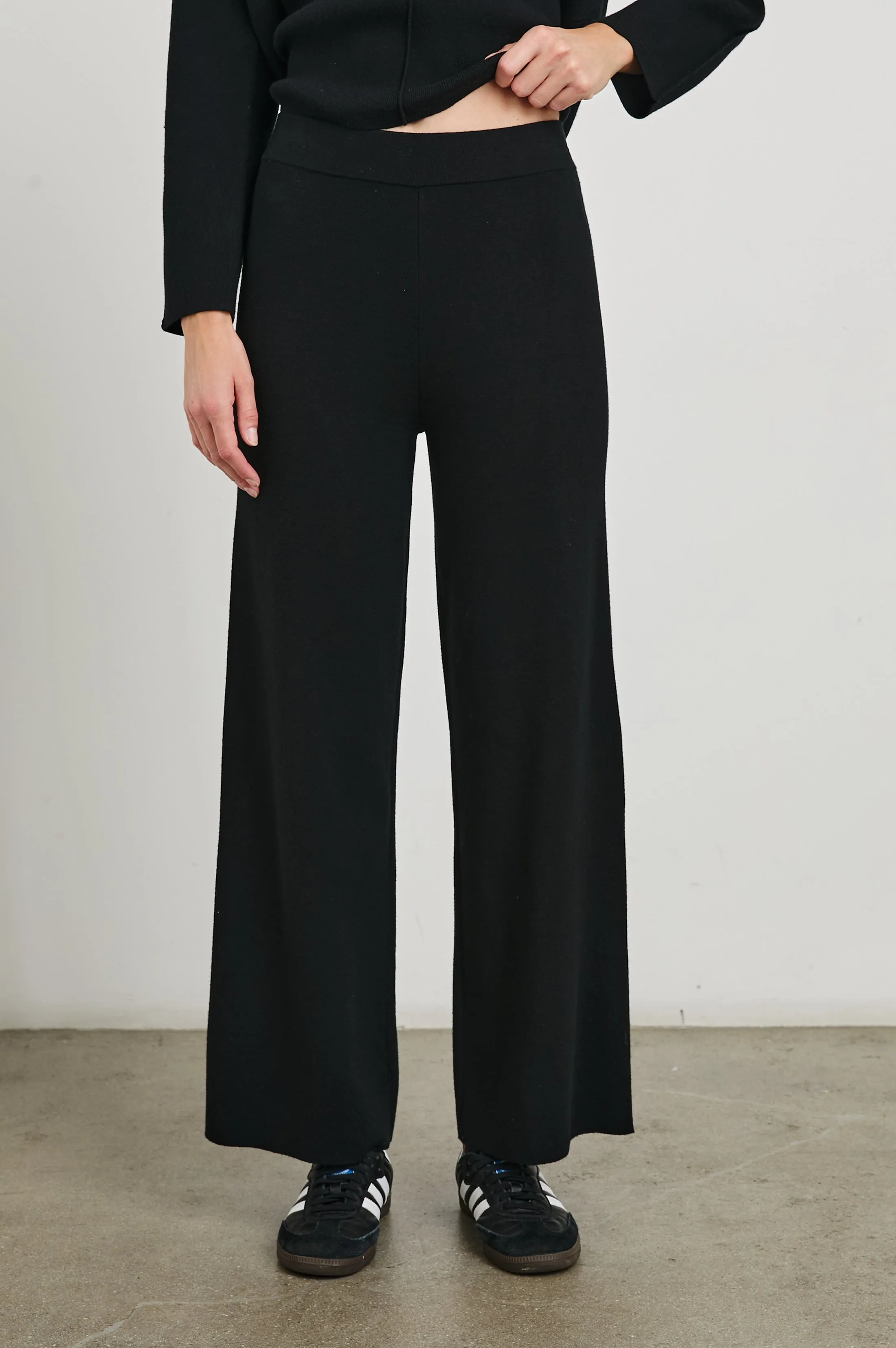 KRISTA PANT - BLACK Rails