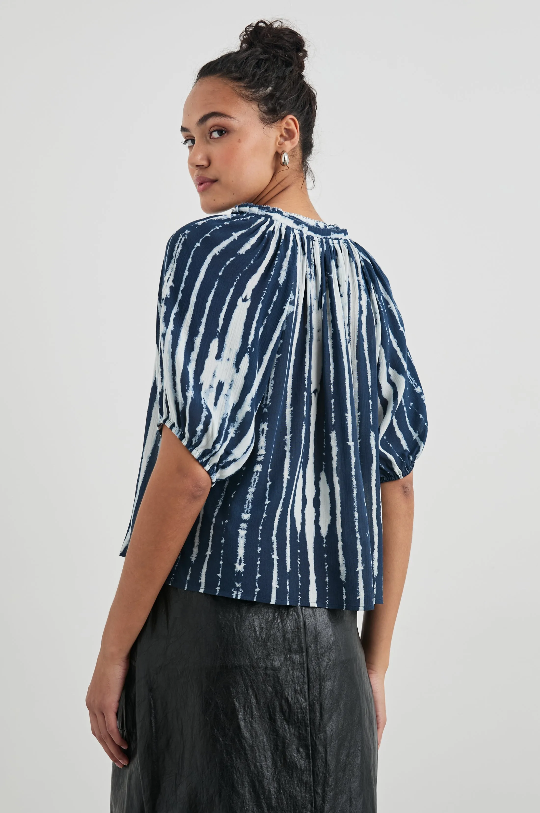 LAILA TOP - INDIGO NILE Rails