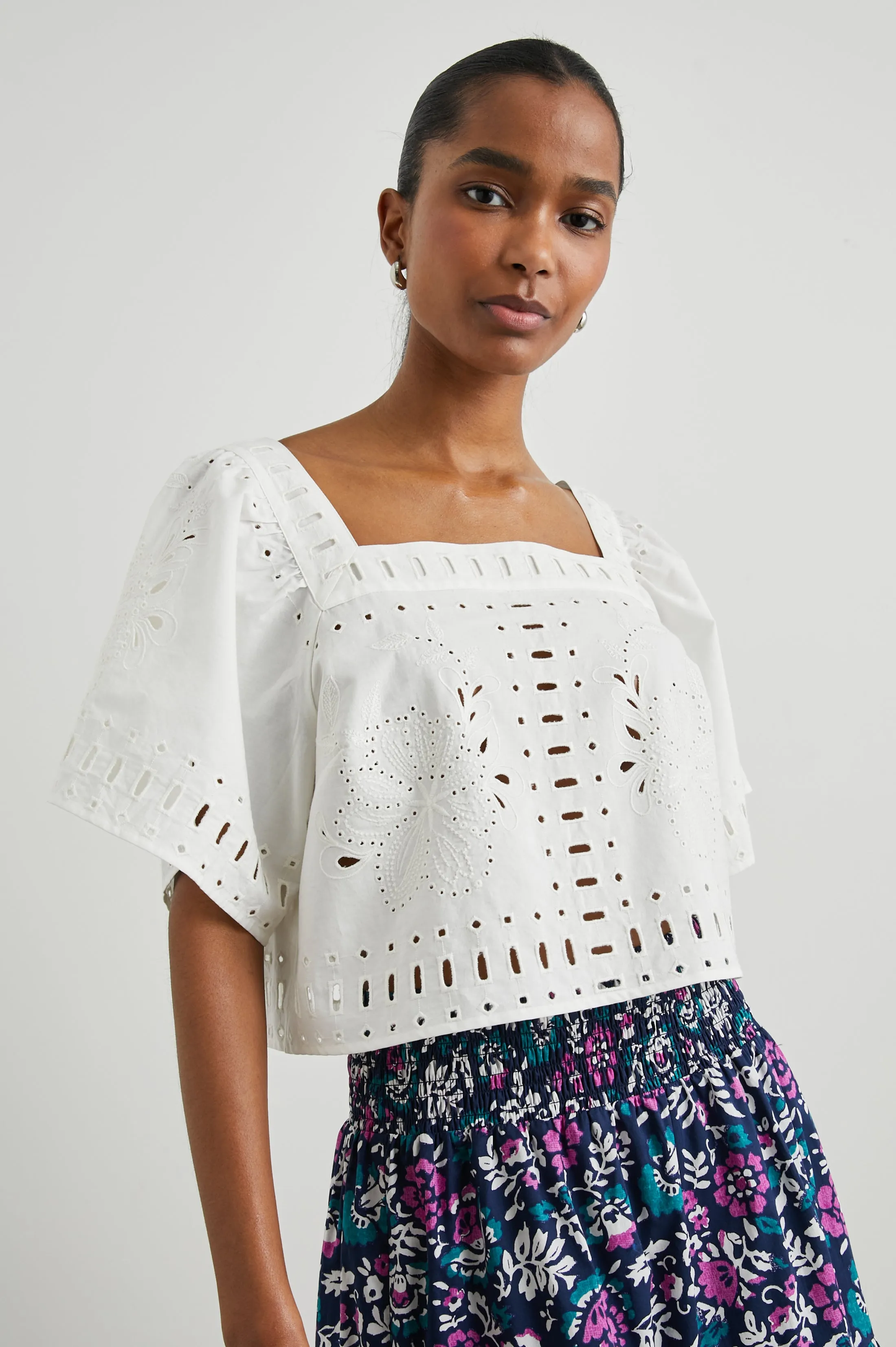 LAINE TOP - WHITE Rails