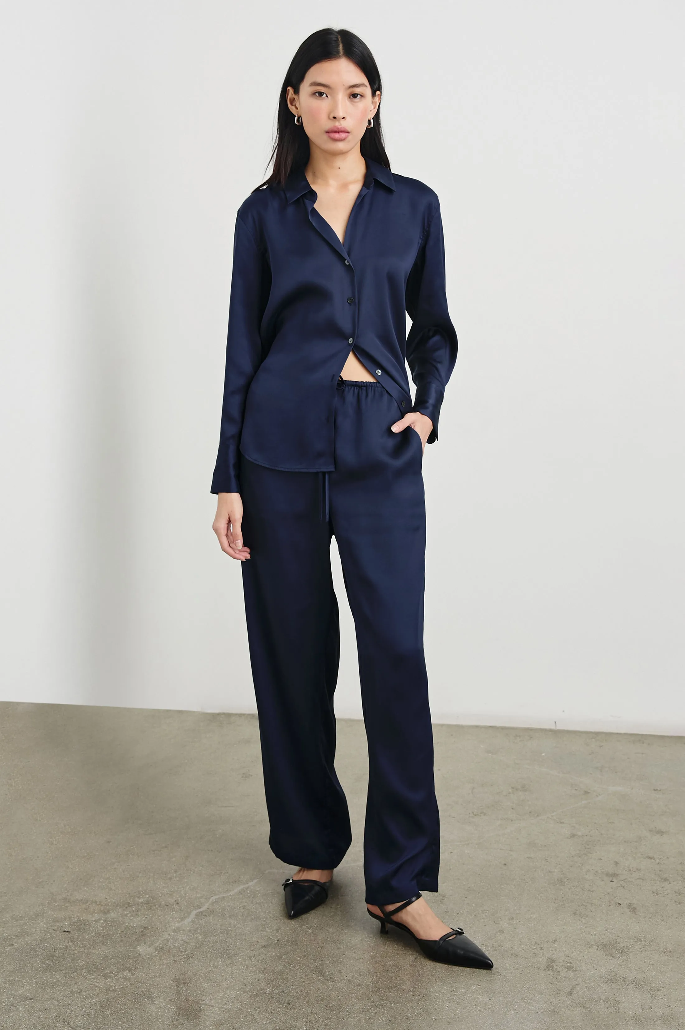 LEDGER SHIRT - NAVY Rails