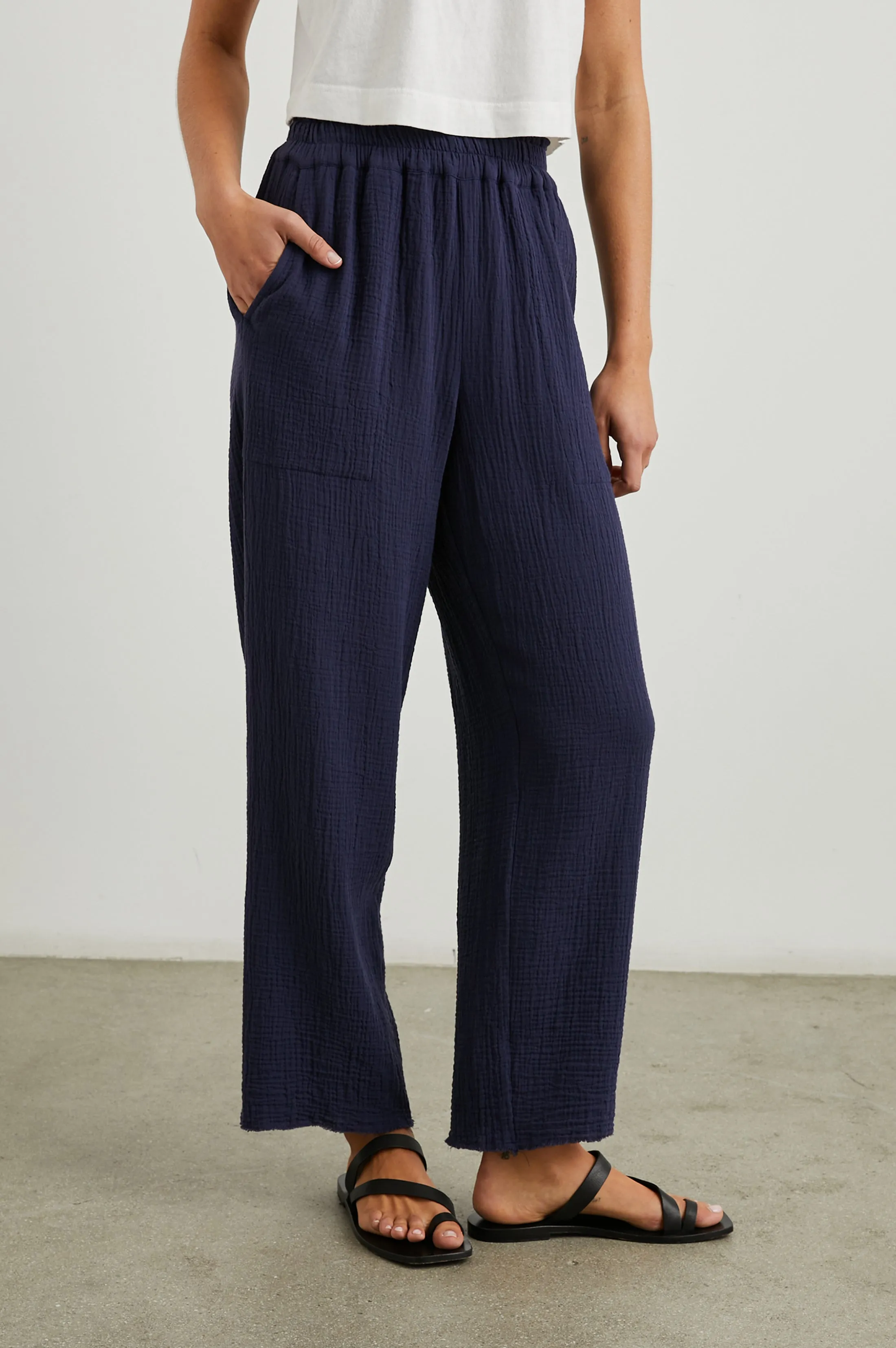 LEON CROP PANT - NAVY Rails