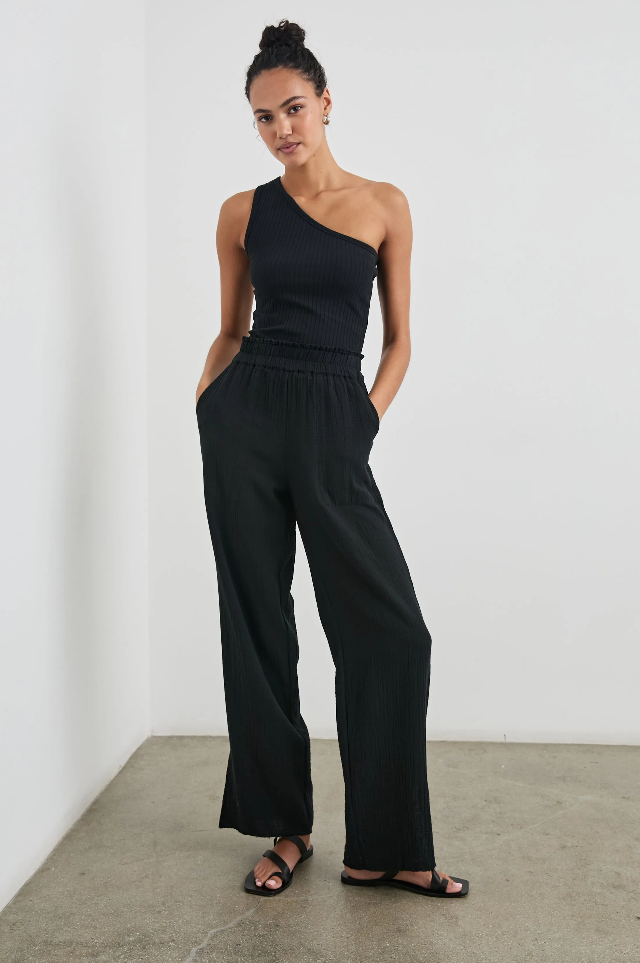 LEON PANT - BLACK Rails