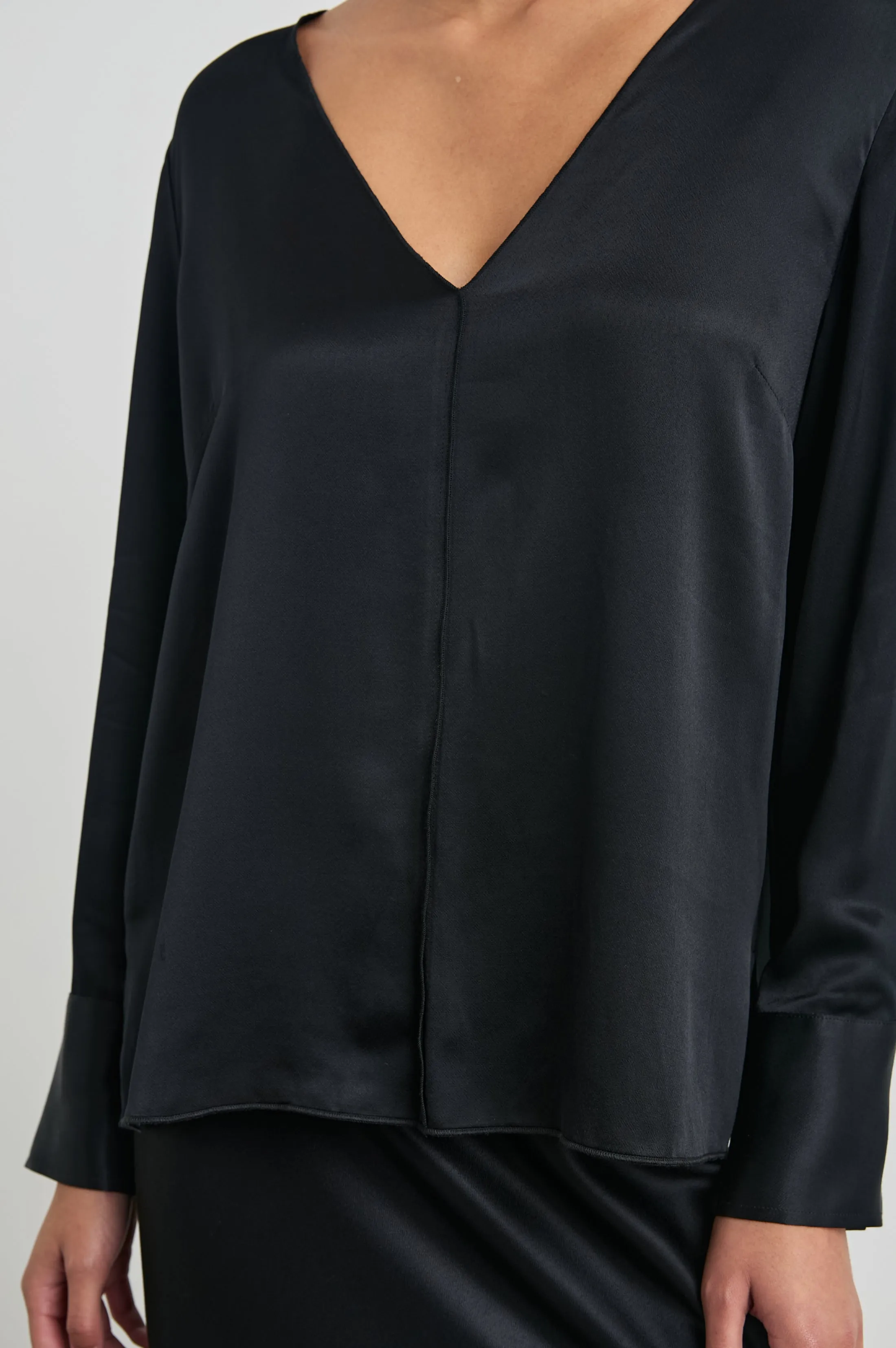 LILIANA TOP - BLACK Rails