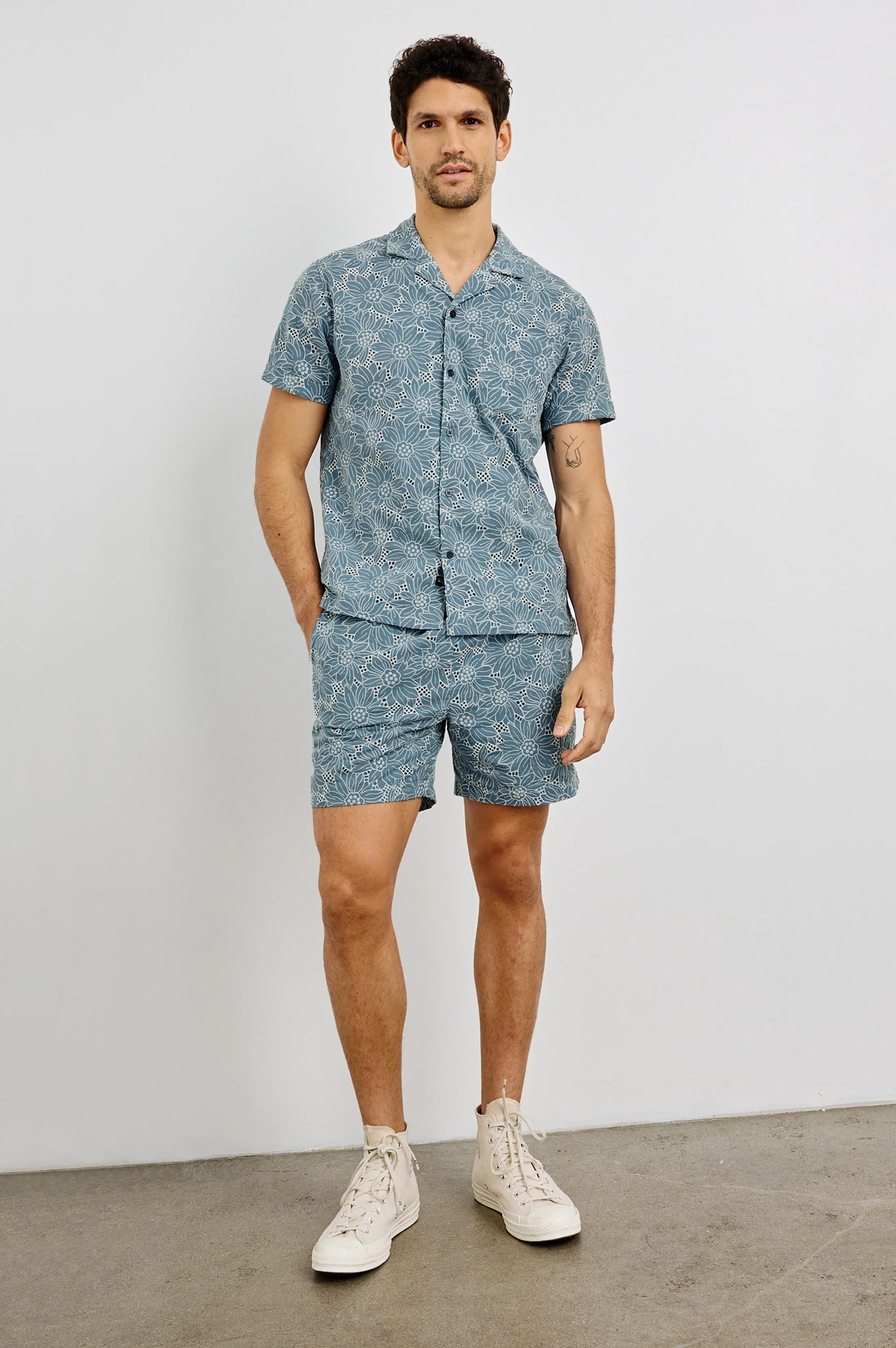 LOGAN SHORT - MULTI BLUE SUNFLOWER Rails