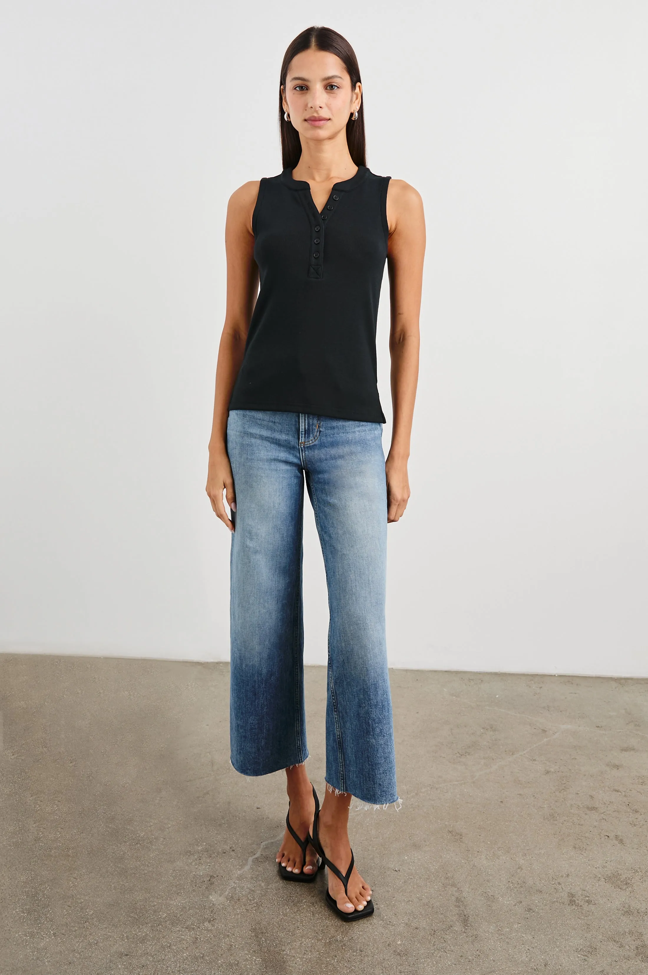 MAYLA TOP - BLACK Rails