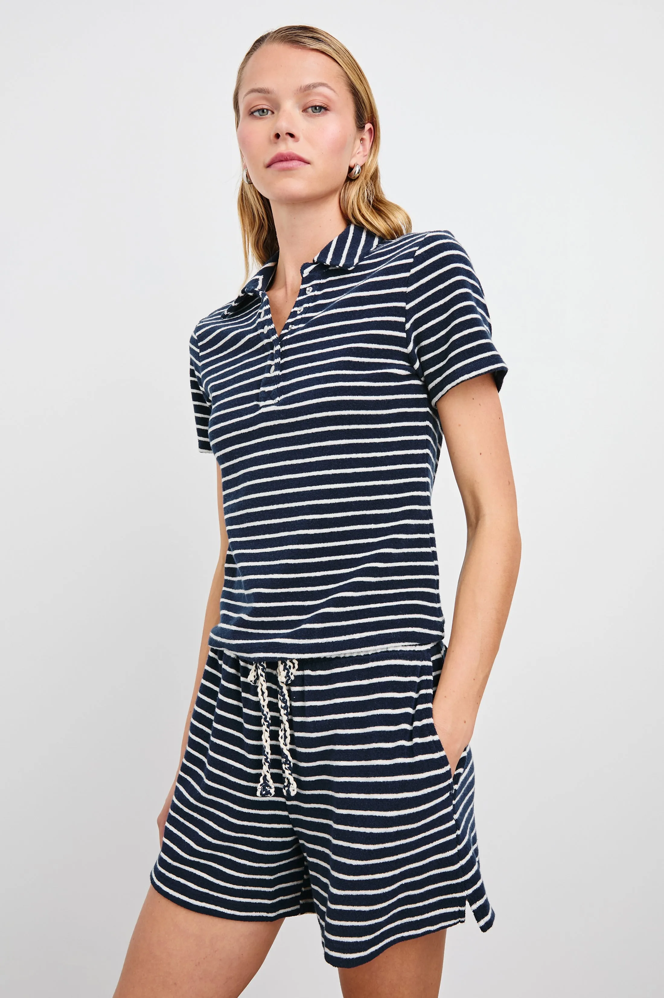 NAVELI COURT POLO - NAVY IVORY STRIPE Rails