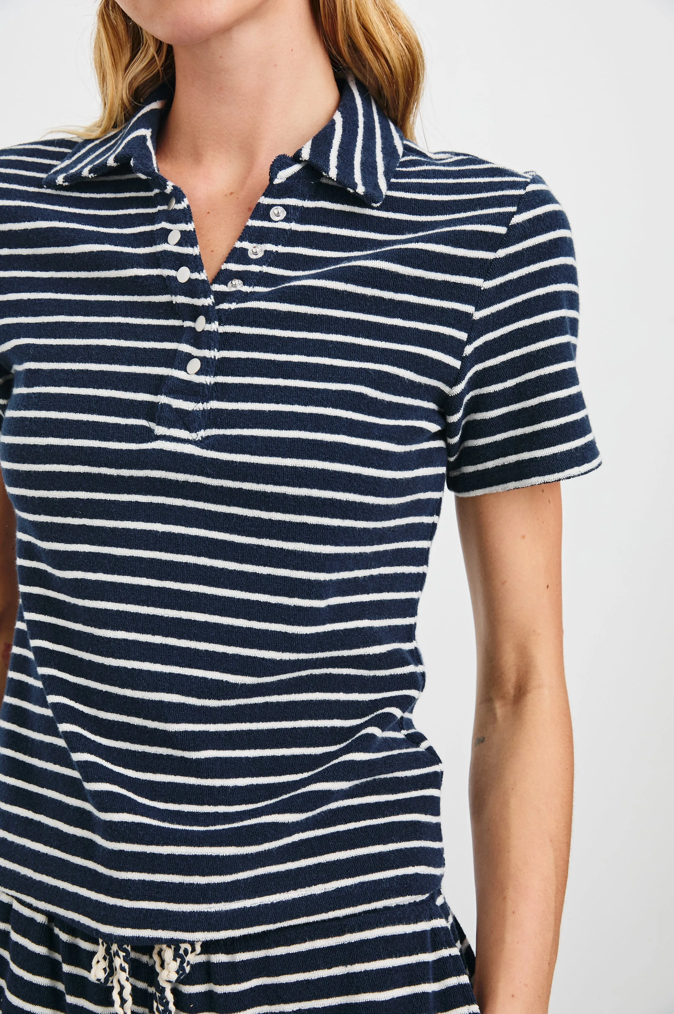 NAVELI COURT POLO - NAVY IVORY STRIPE Rails