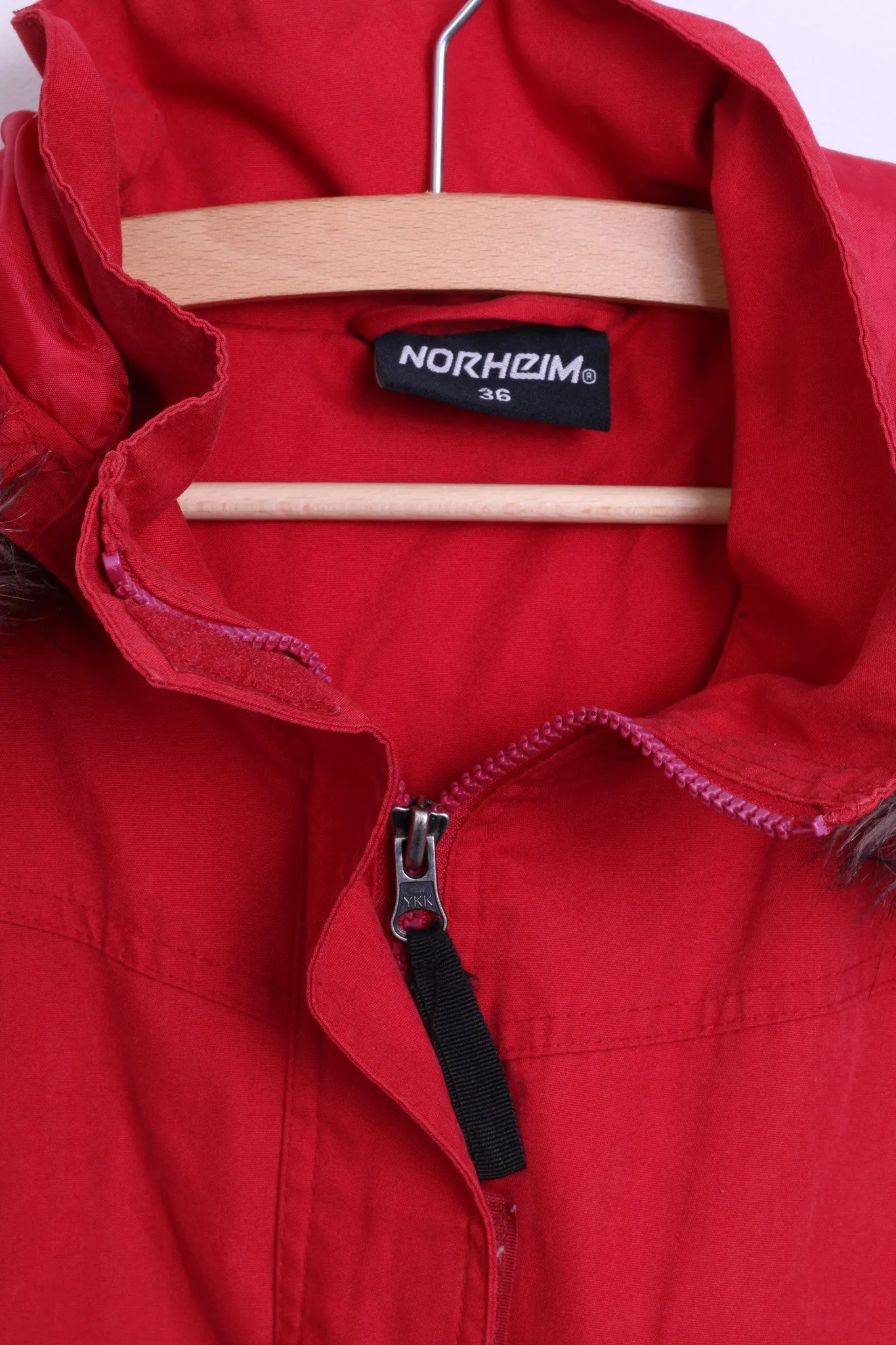 Norheim Womens S/M Jacket Hood Red Cream Sides Fur On The Hood