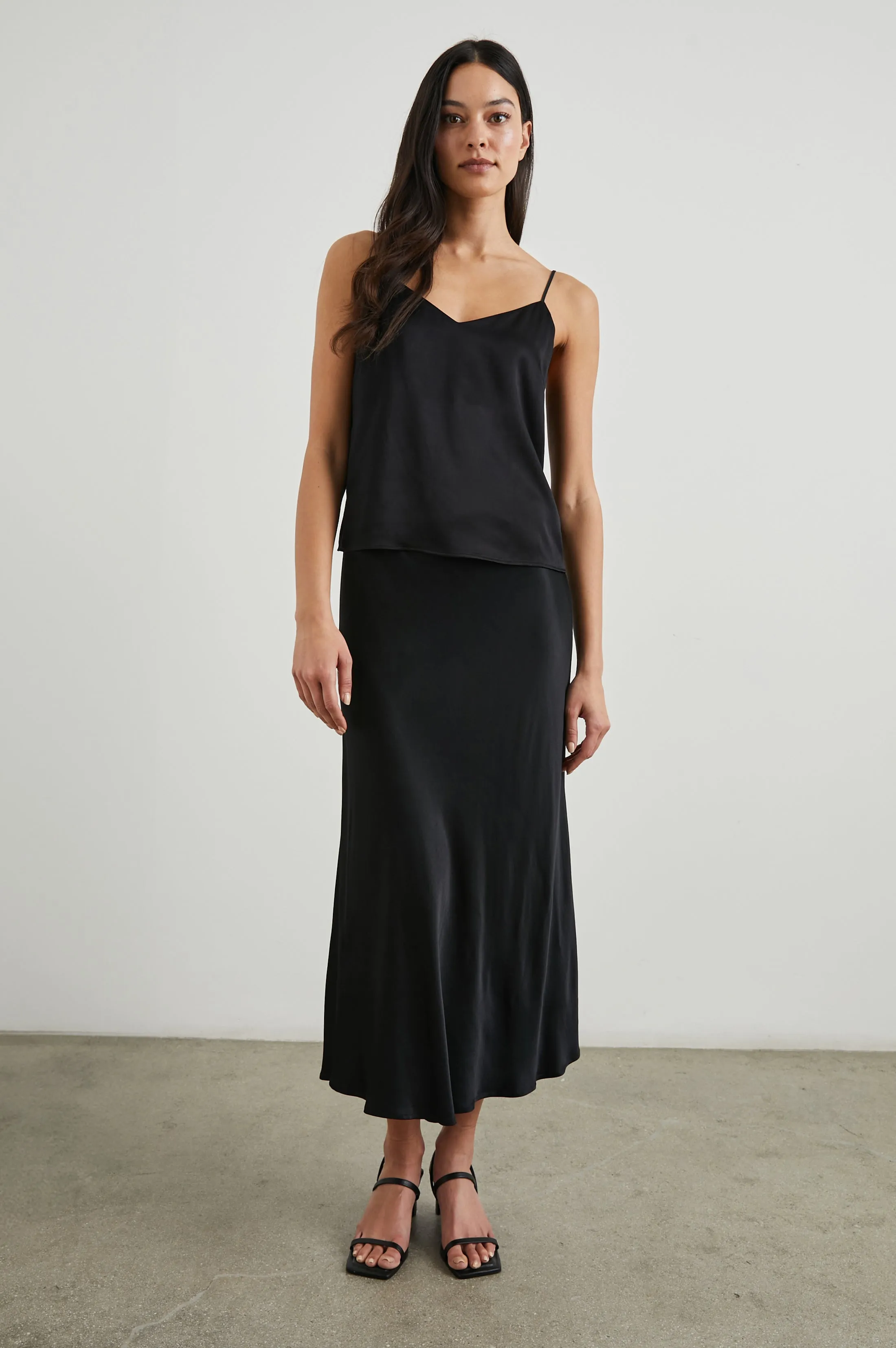PAOLA TOP - BLACK Rails