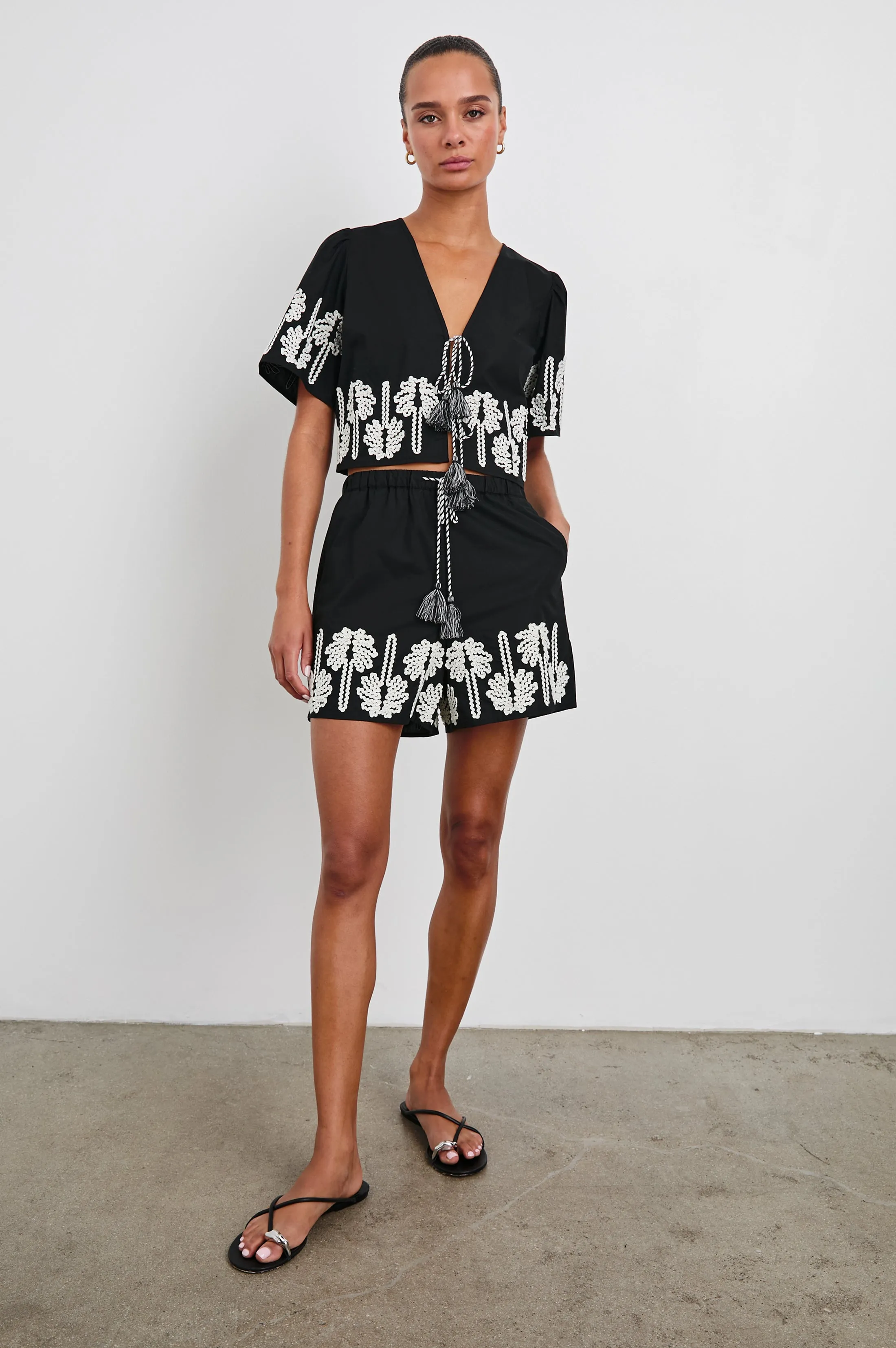PARI TOP - BLACK IVORY PALM TREES Rails
